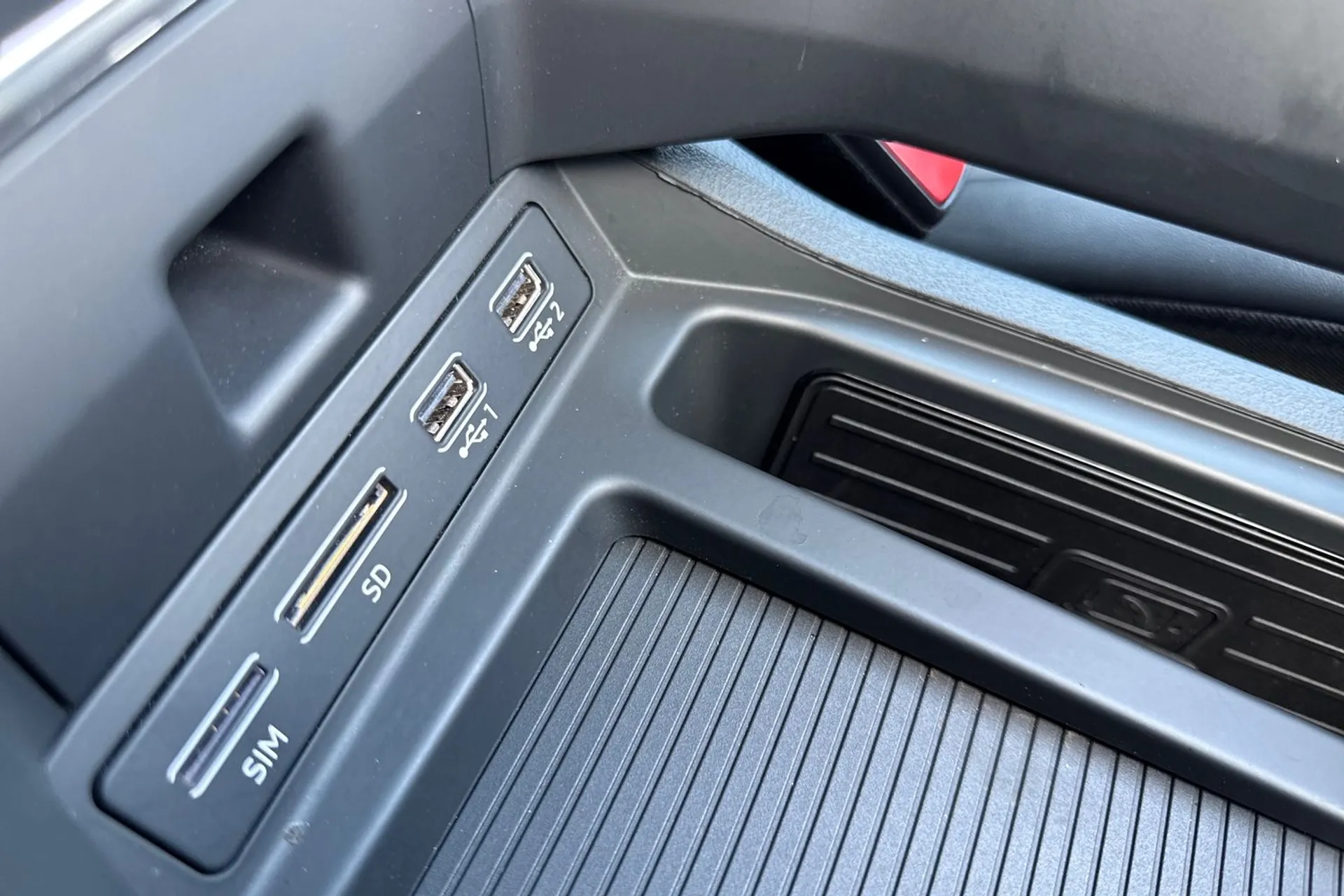 Audi e-tron thumbnail image number 50