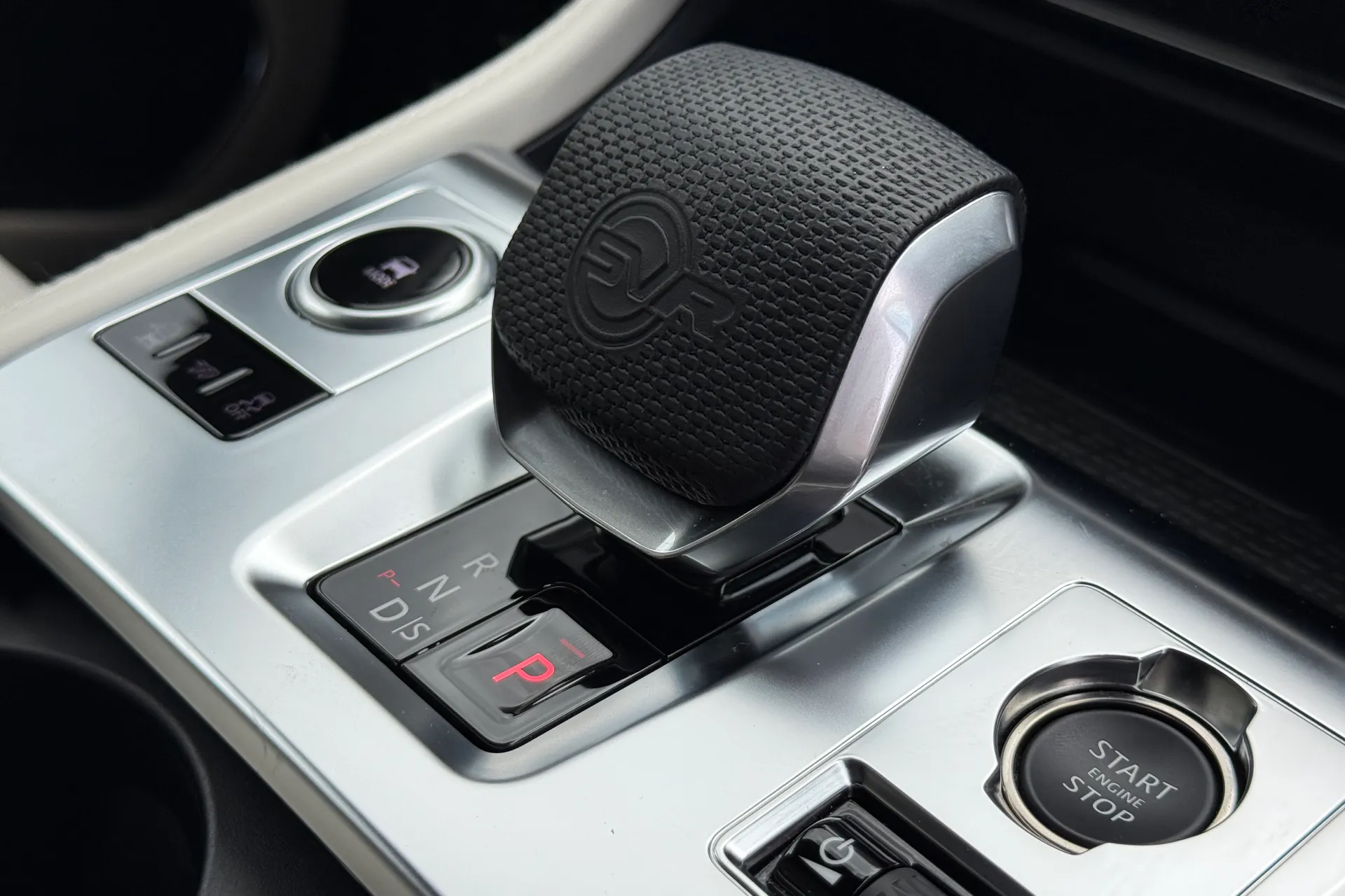 Jaguar F-PACE thumbnail image number 20