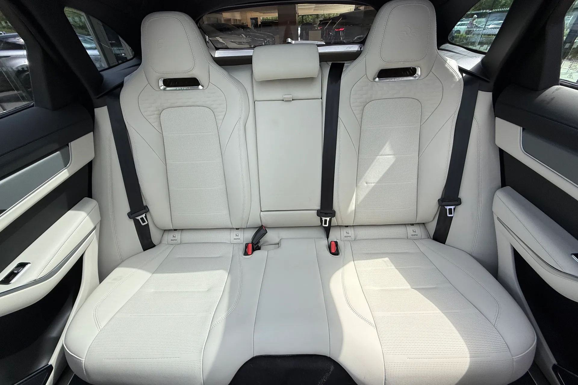 Jaguar F-PACE thumbnail image number 11