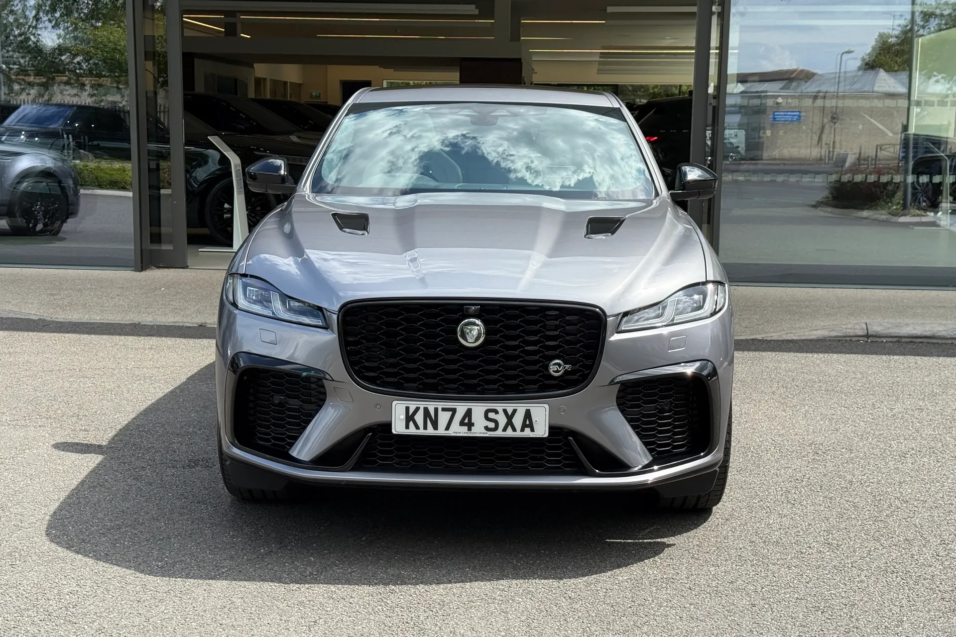 Jaguar F-PACE thumbnail image number 6