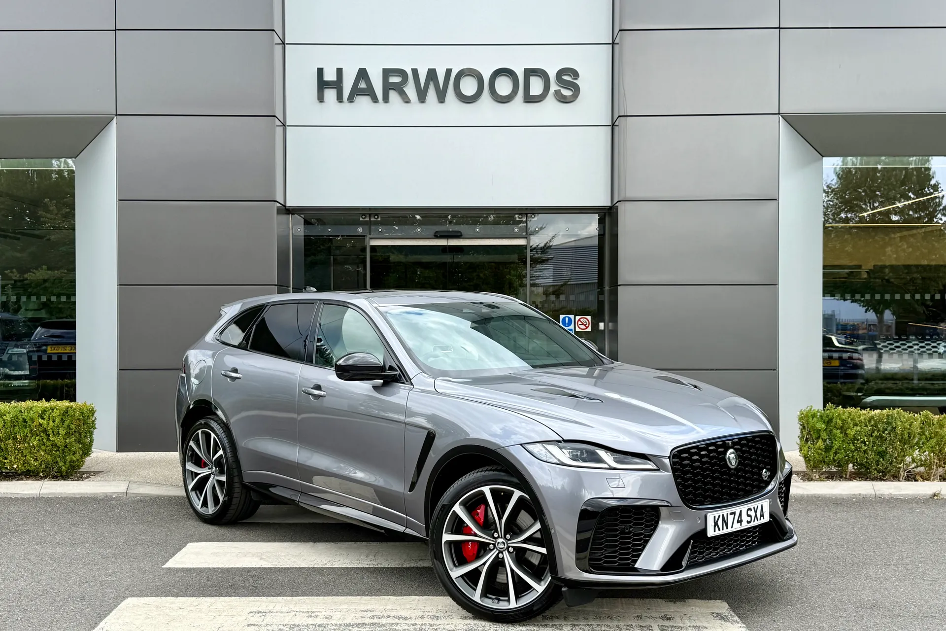 Jaguar F-PACE focused image