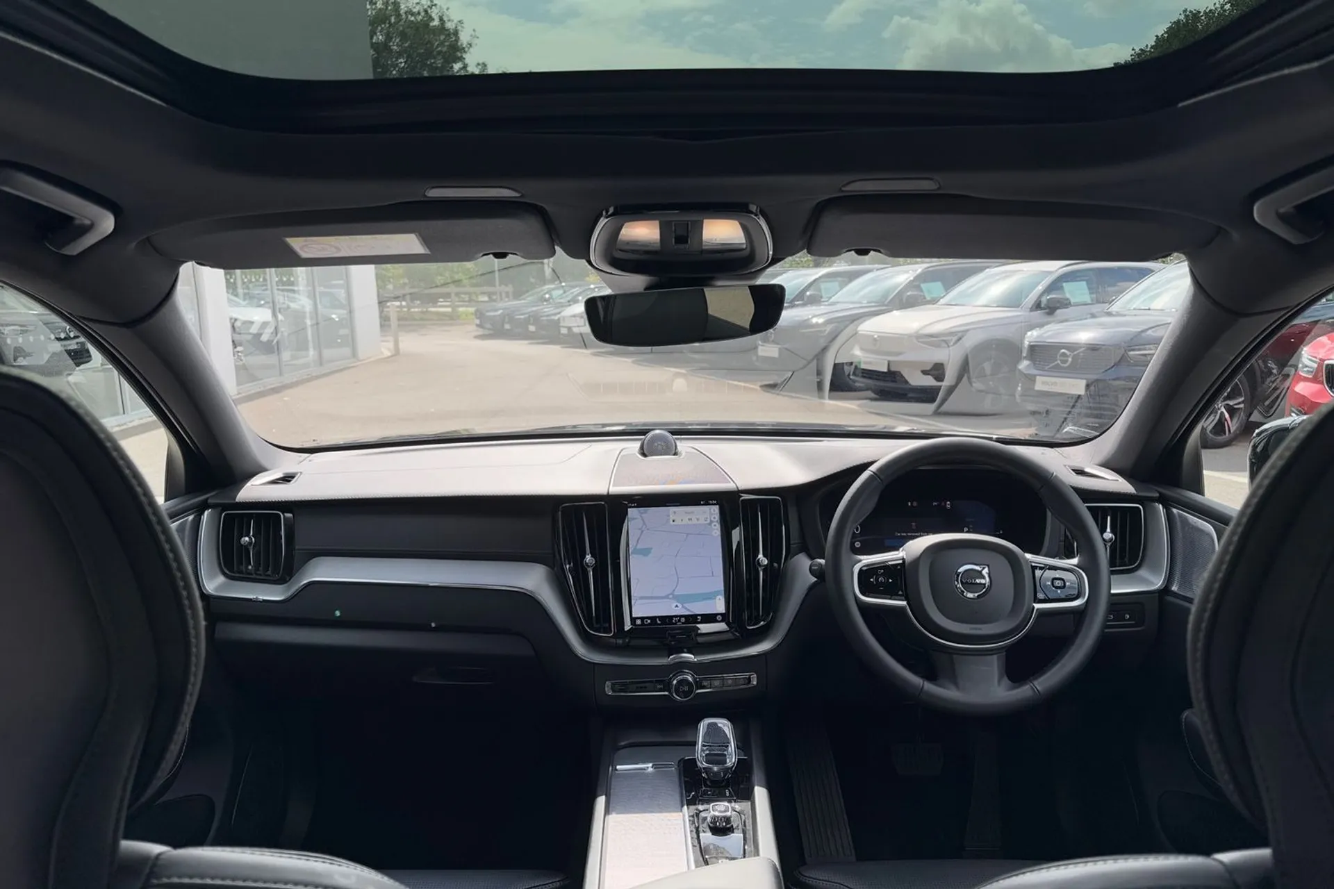 Volvo XC60 thumbnail image number 3