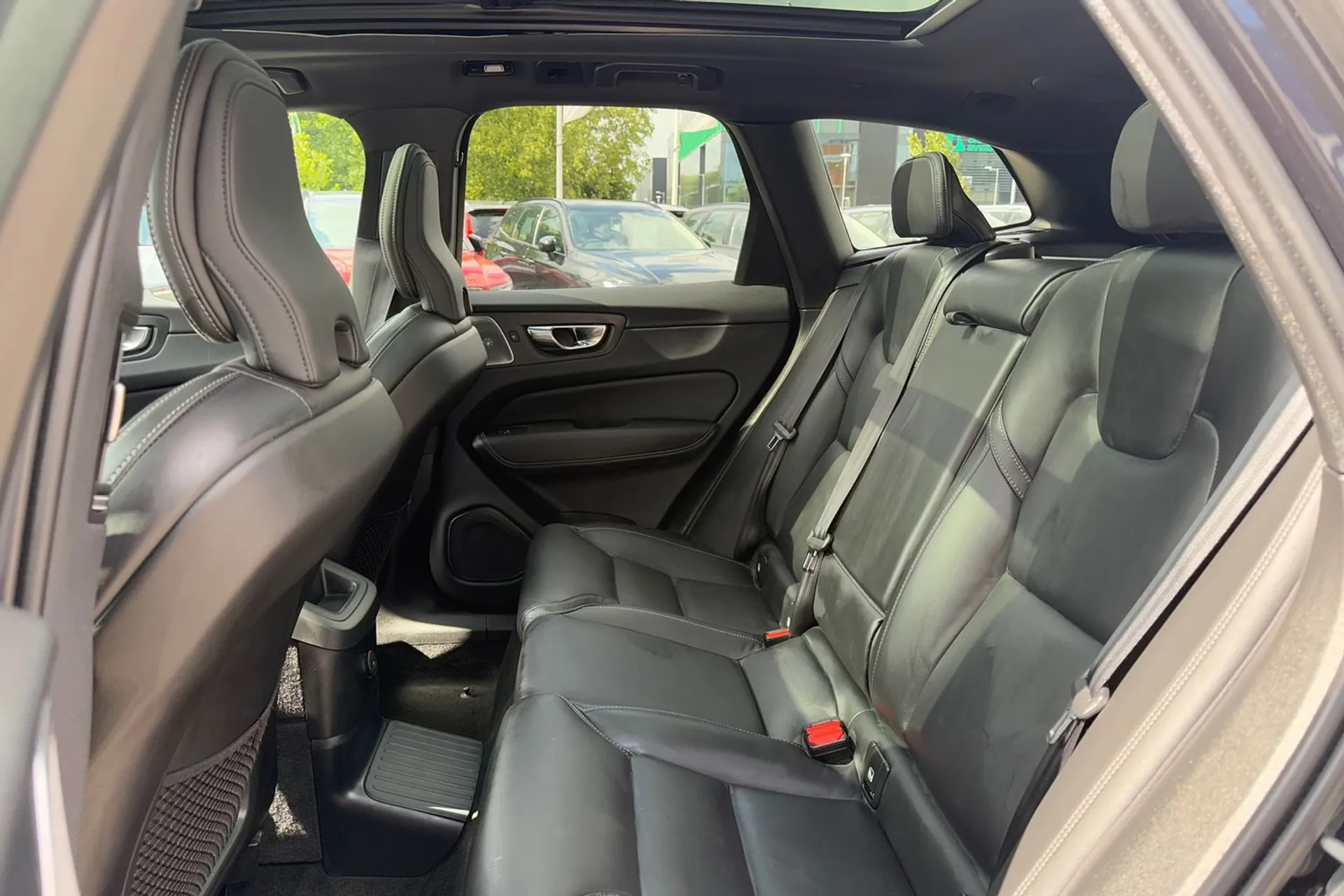 Volvo XC60 thumbnail image number 30