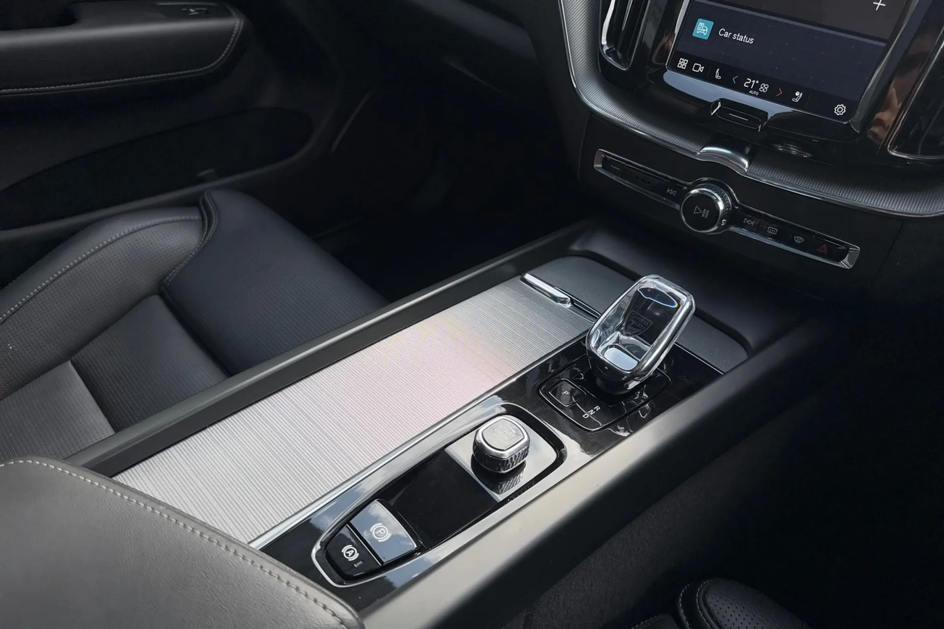 Volvo XC60 thumbnail image number 43