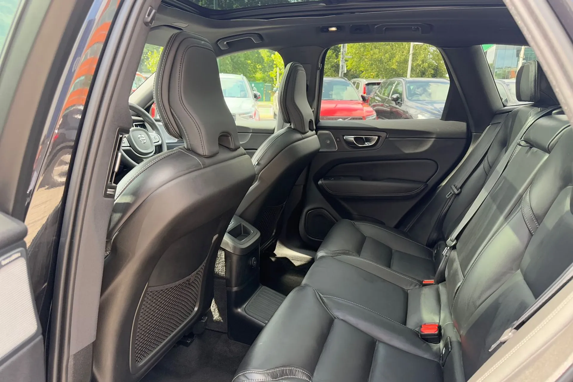 Volvo XC60 thumbnail image number 29