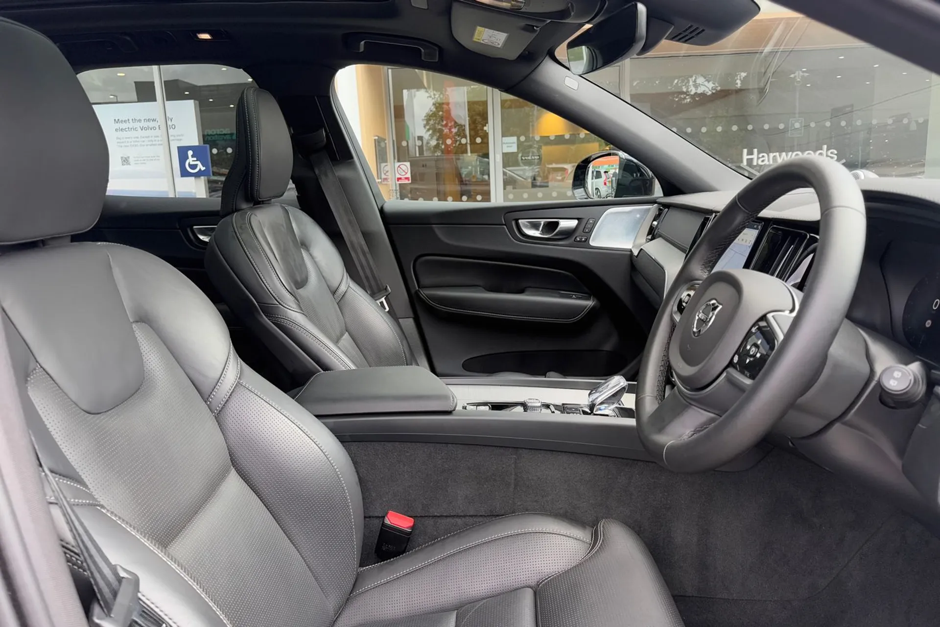Volvo XC60 thumbnail image number 25
