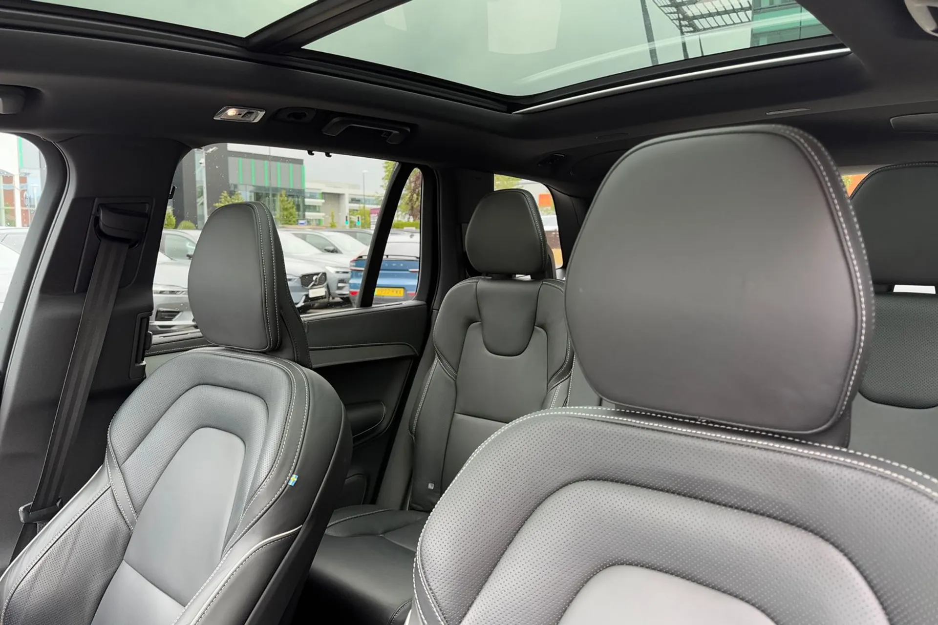 Volvo XC90 thumbnail image number 30