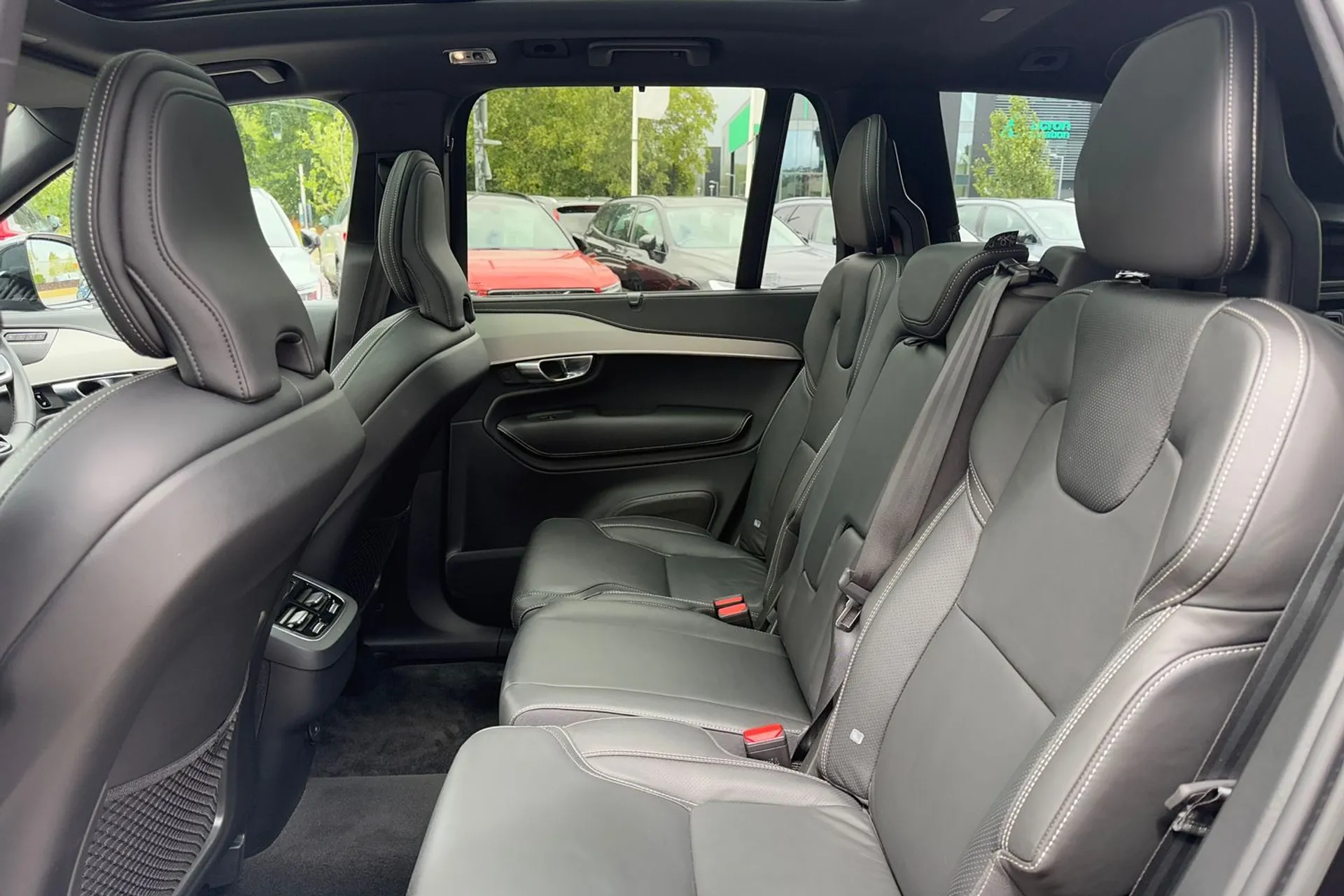 Volvo XC90 thumbnail image number 31