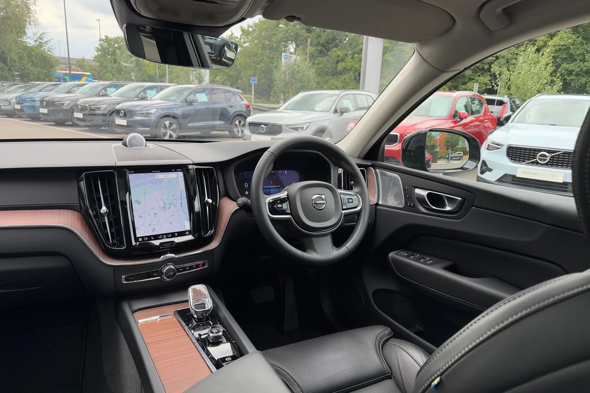Volvo XC60 thumbnail image number 32