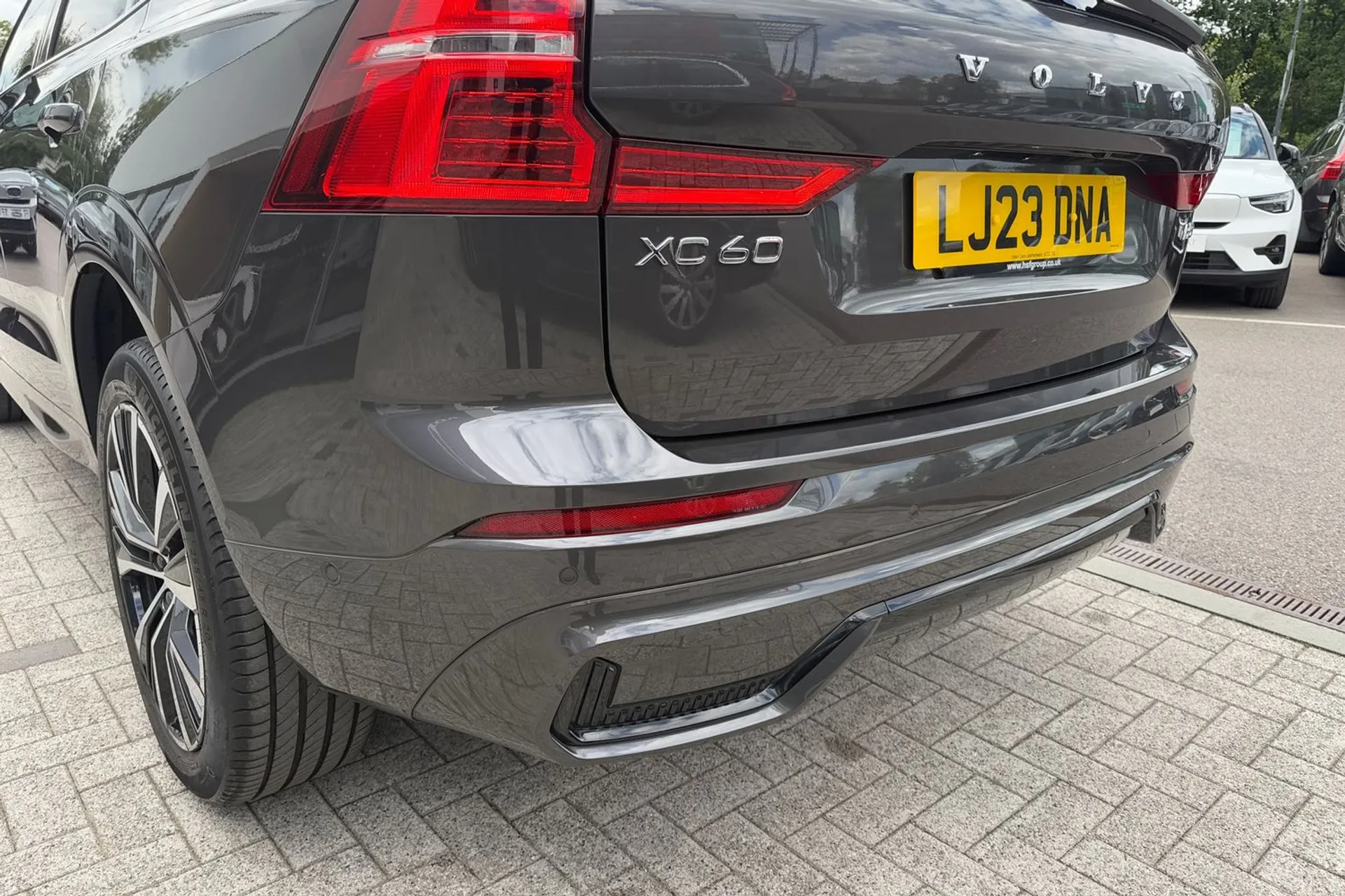 Volvo XC60 thumbnail image number 17