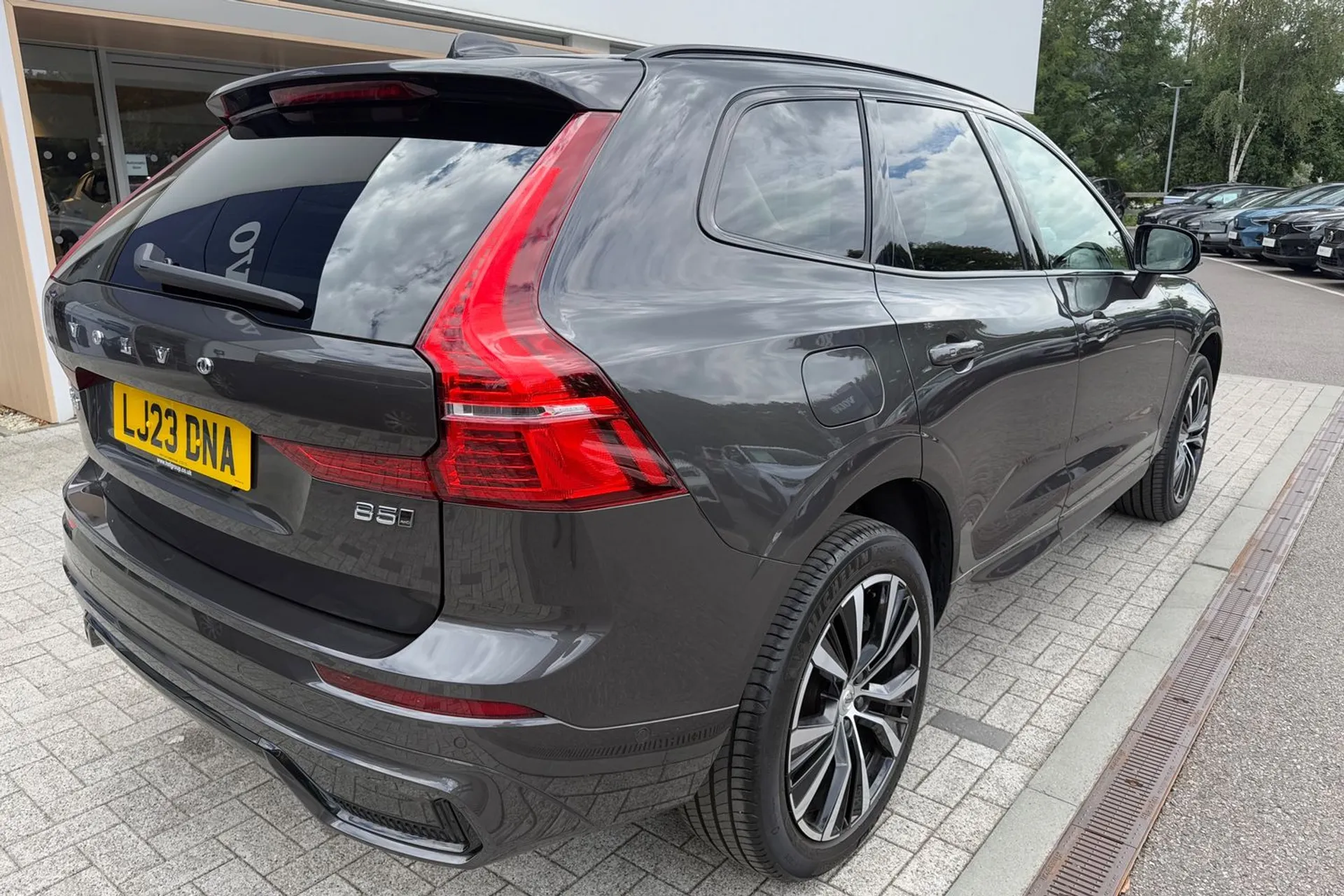 Volvo XC60 thumbnail image number 7