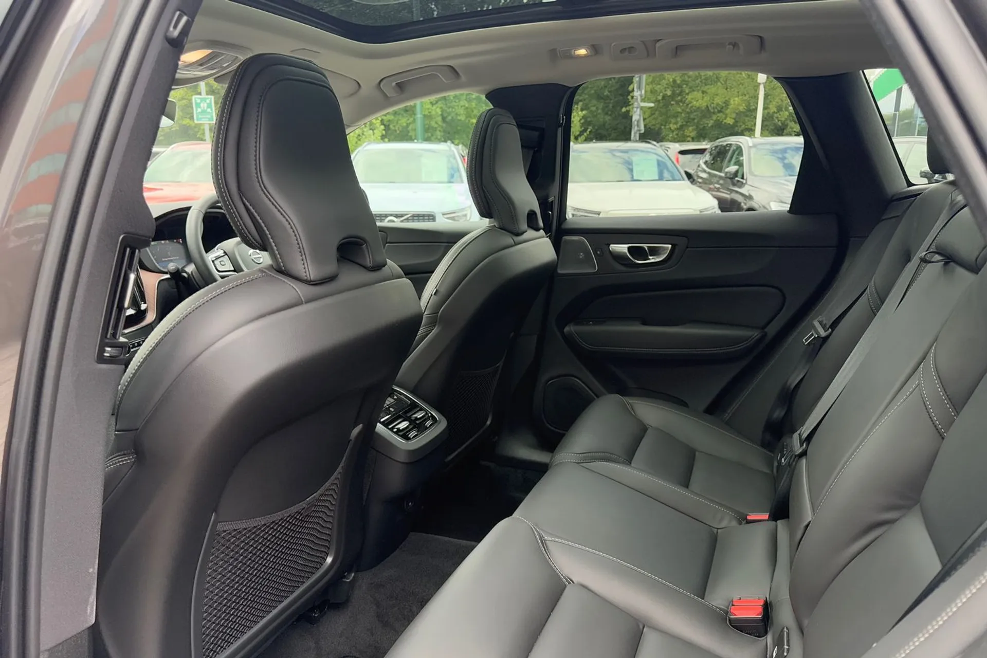 Volvo XC60 thumbnail image number 30