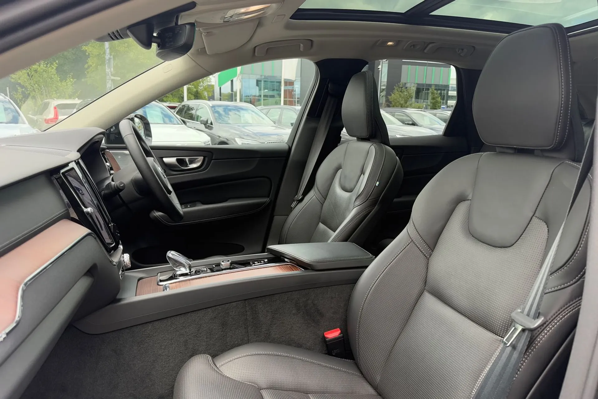 Volvo XC60 thumbnail image number 27