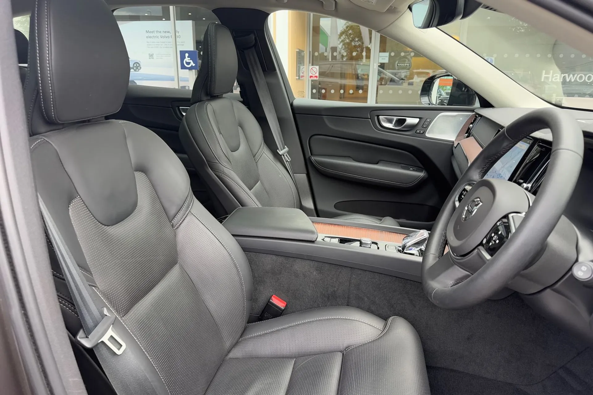 Volvo XC60 thumbnail image number 25