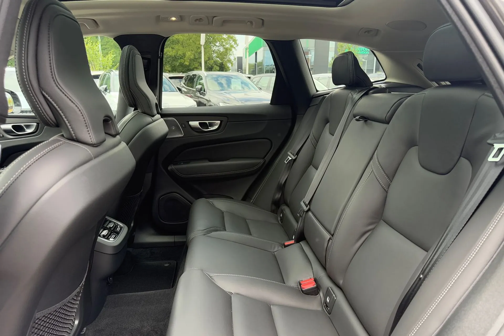 Volvo XC60 thumbnail image number 29