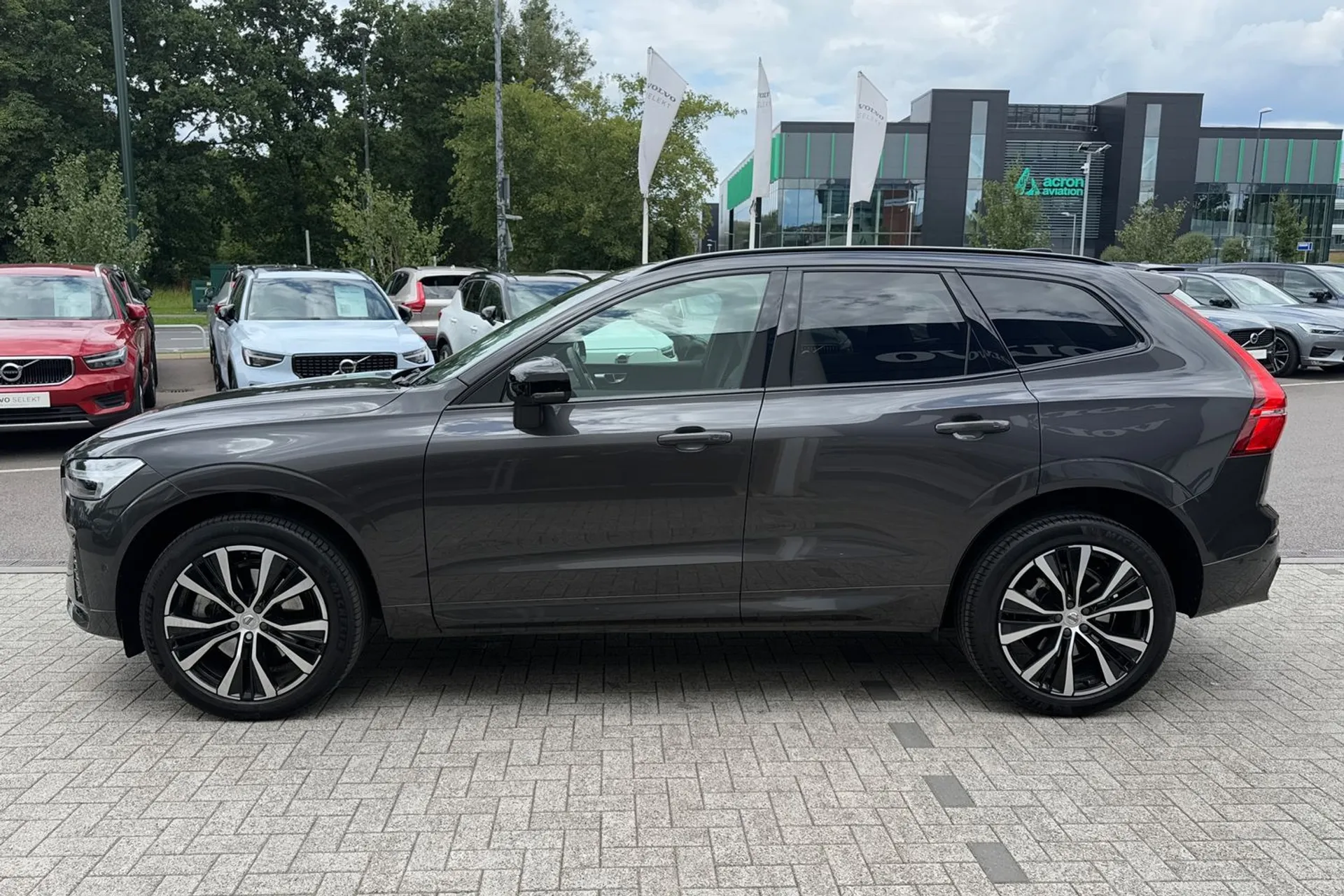 Volvo XC60 thumbnail image number 10