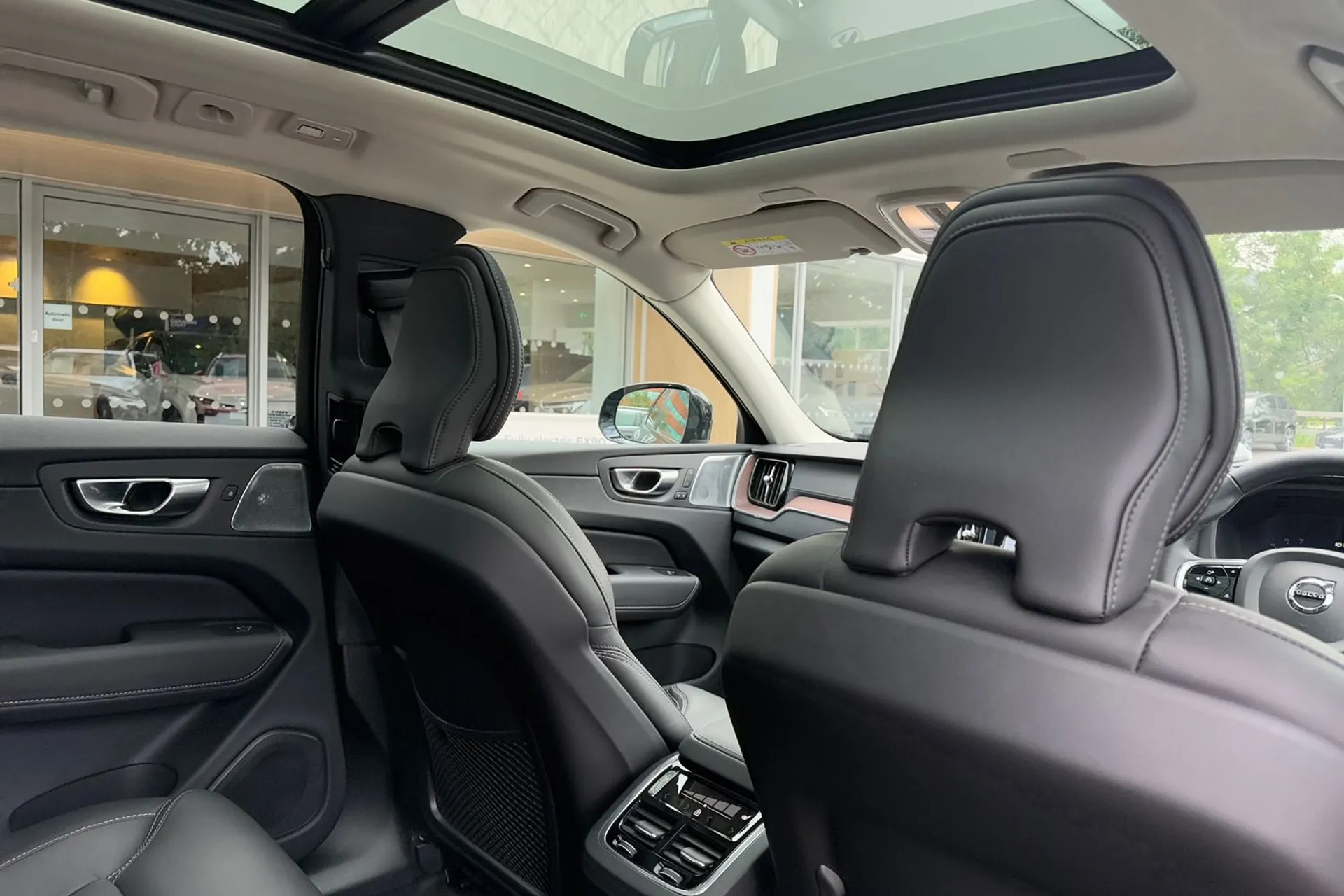Volvo XC60 thumbnail image number 23