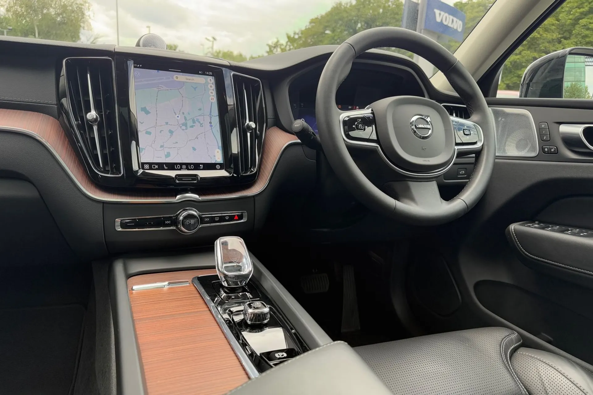 Volvo XC60 thumbnail image number 34