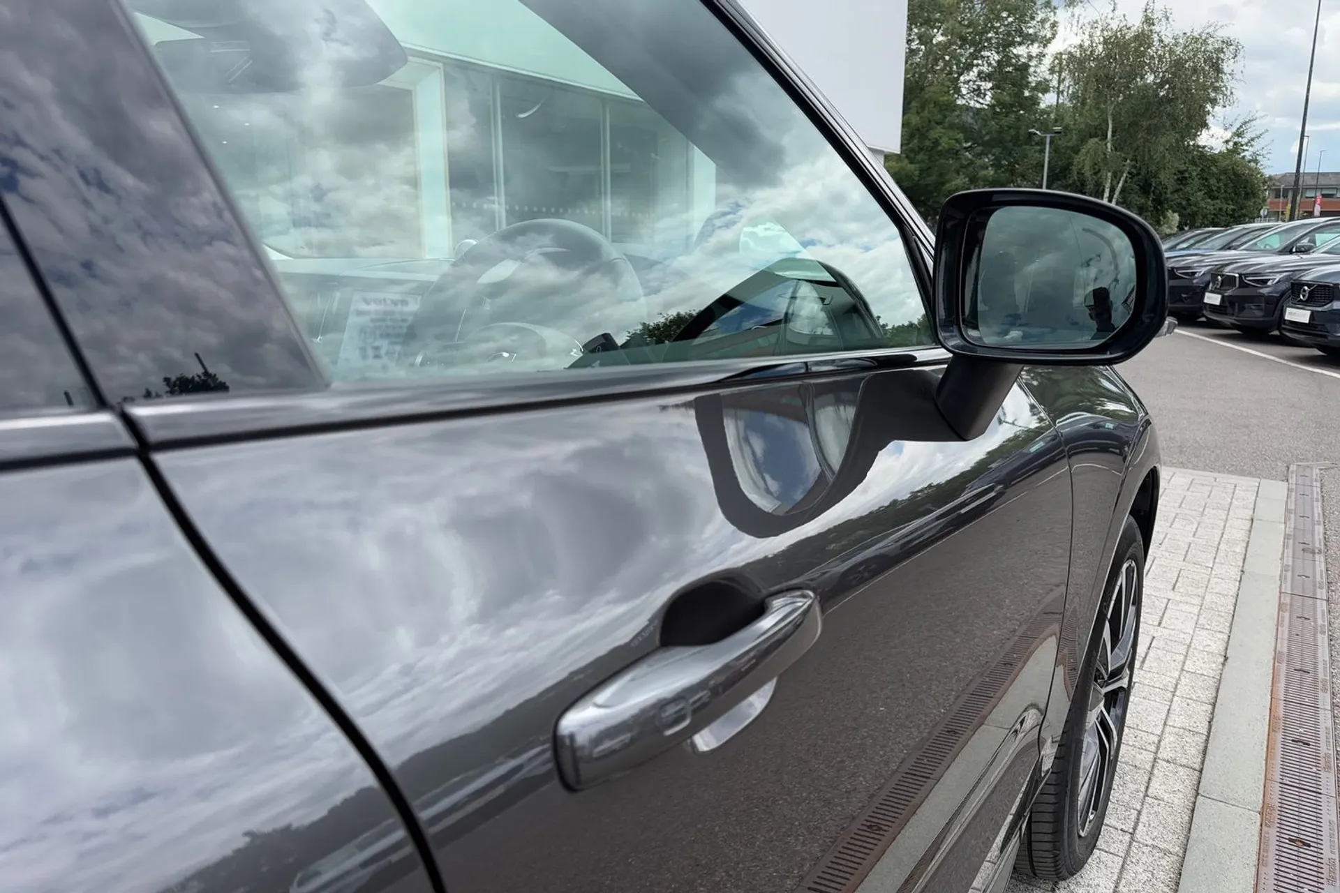 Volvo XC60 thumbnail image number 16