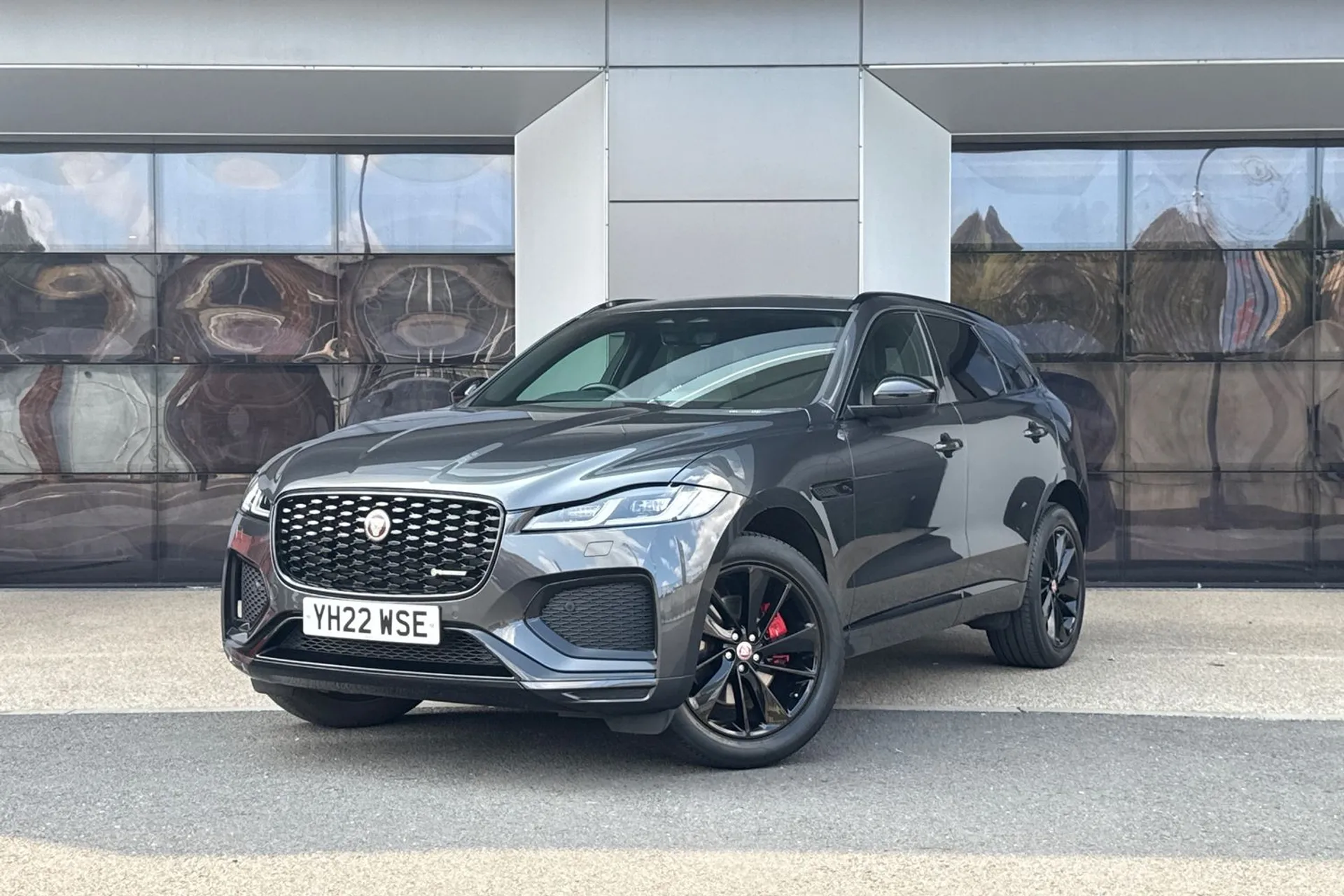 Jaguar F-PACE thumbnail image number 13