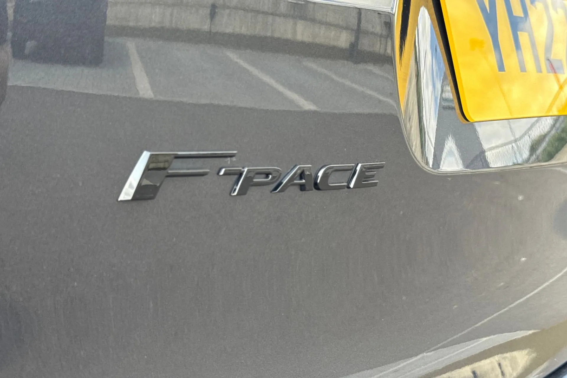 Jaguar F-PACE thumbnail image number 43
