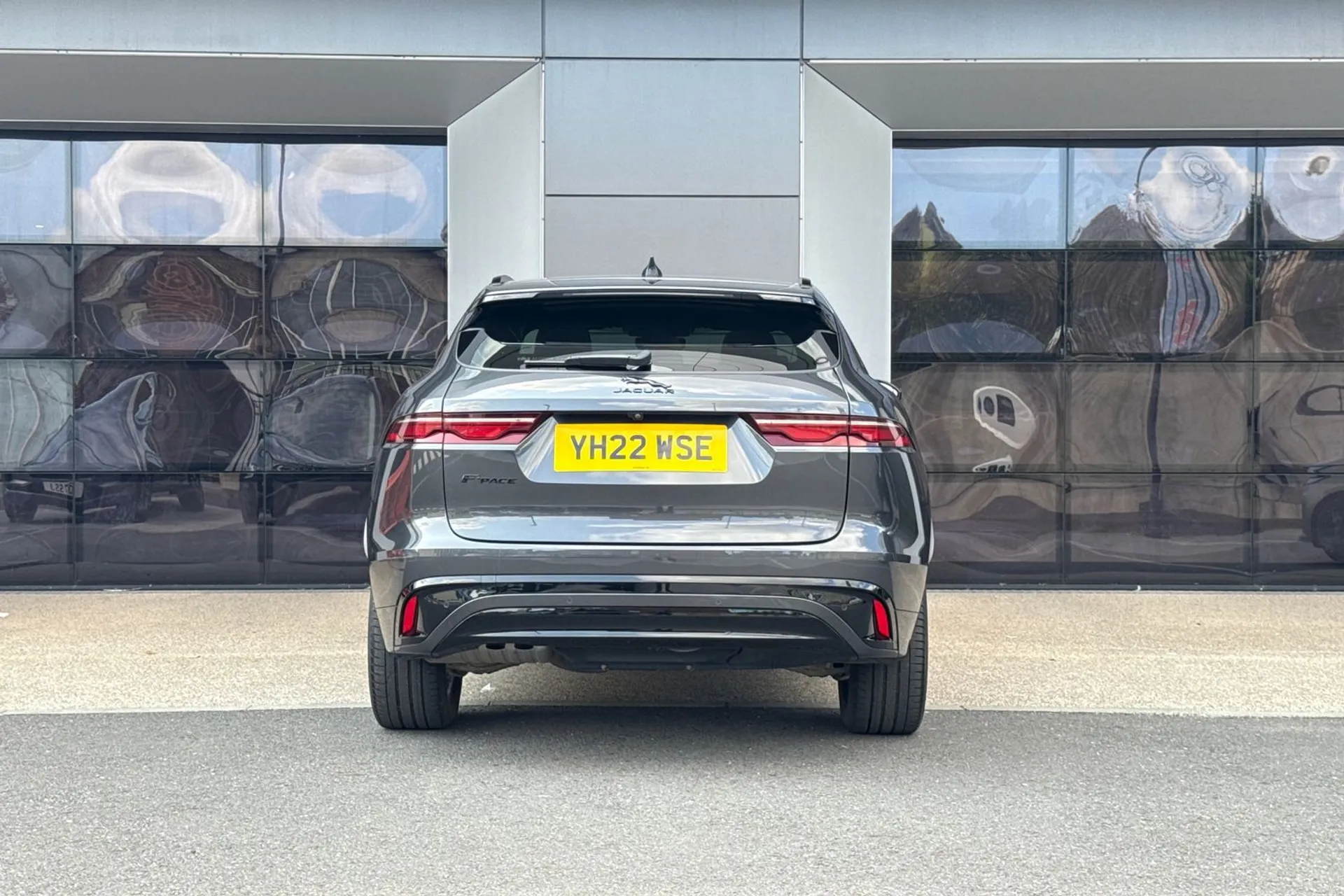 Jaguar F-PACE thumbnail image number 8