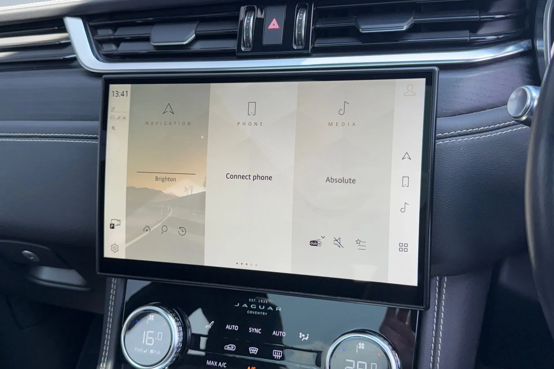 Jaguar F-PACE thumbnail image number 61