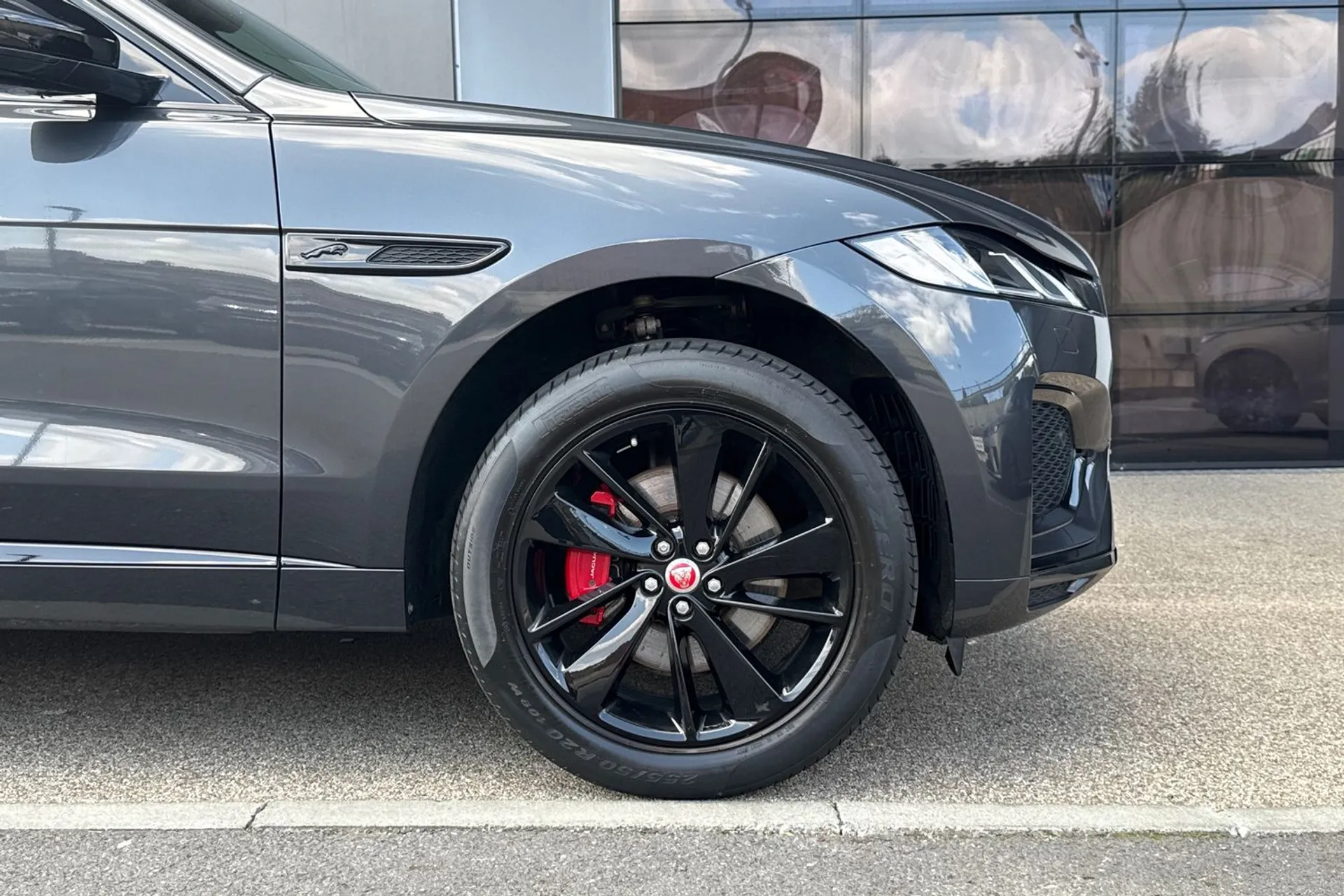 Jaguar F-PACE thumbnail image number 20