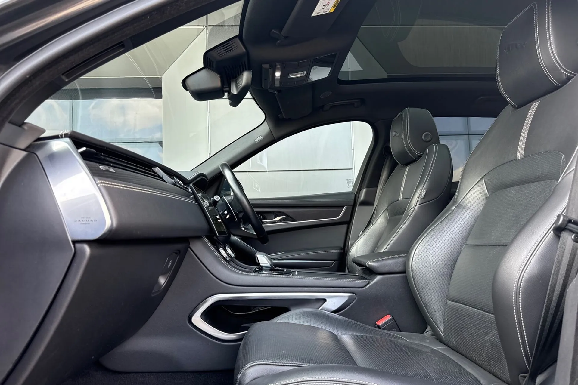 Jaguar F-PACE thumbnail image number 49