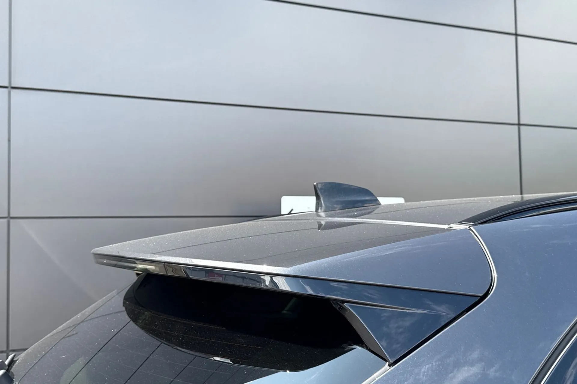 Jaguar F-PACE thumbnail image number 40