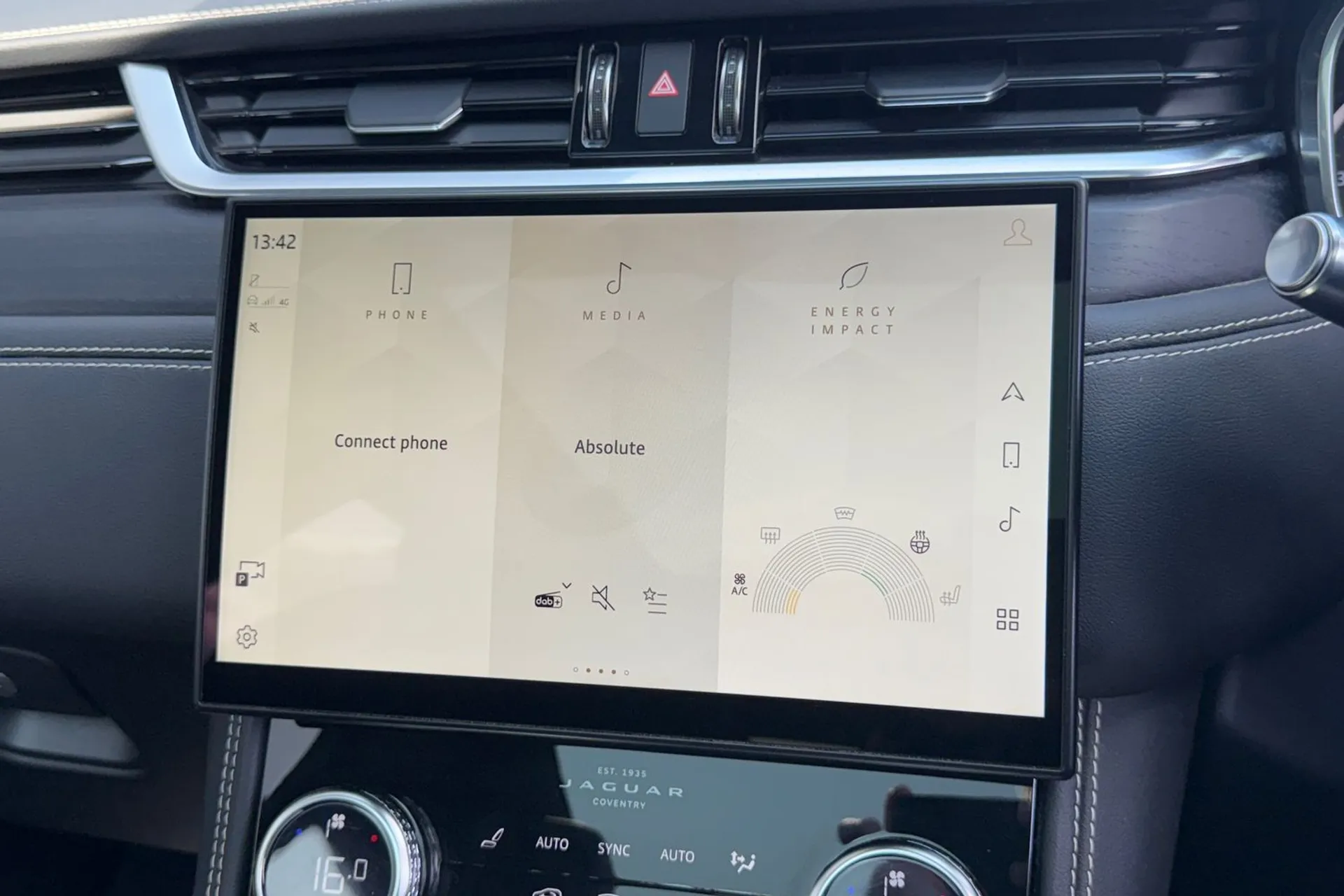 Jaguar F-PACE thumbnail image number 62