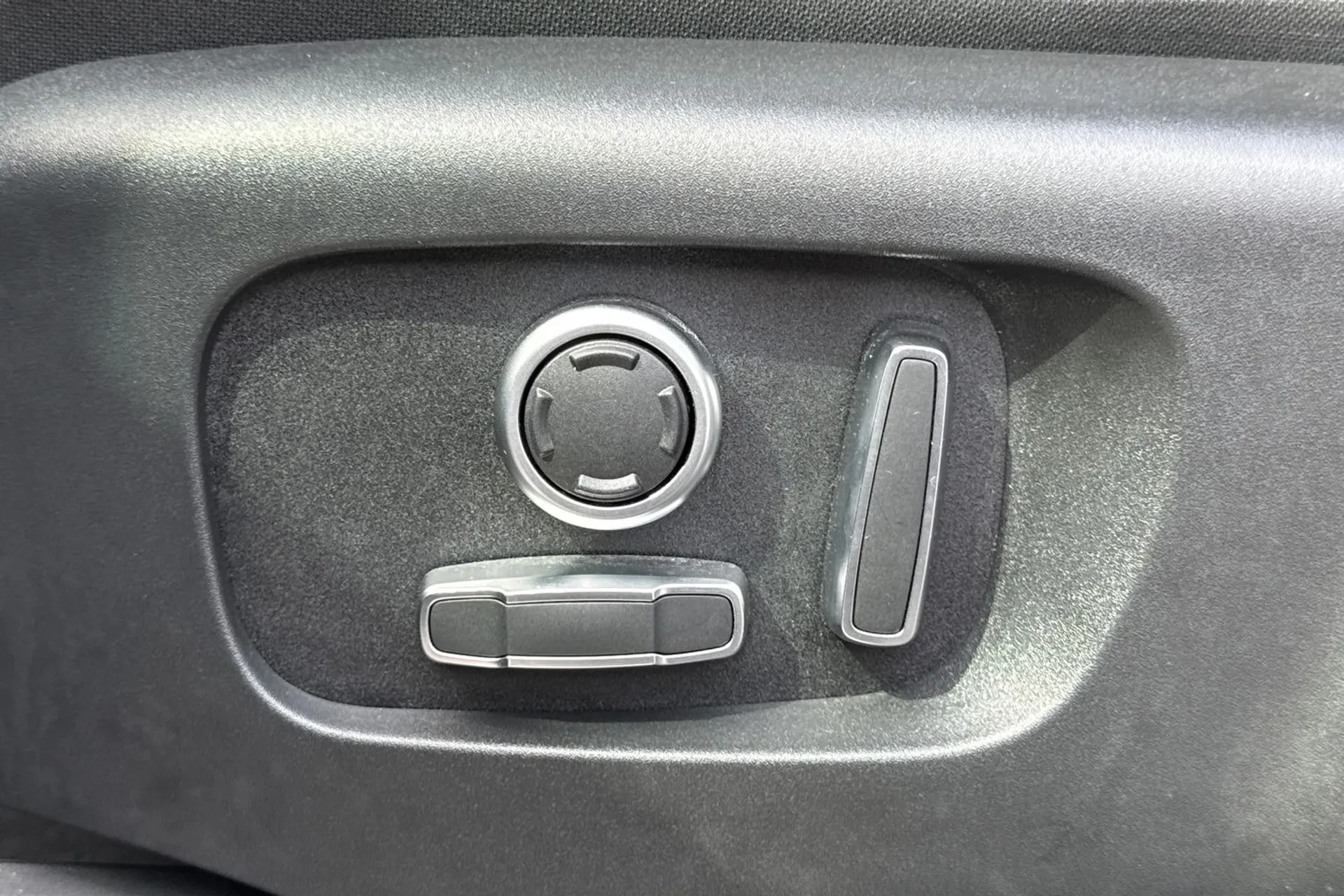 LAND ROVER DISCOVERY SPORT thumbnail image number 55