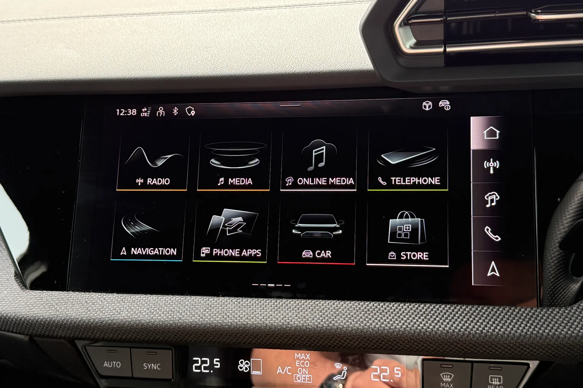 Audi A3 thumbnail image number 28