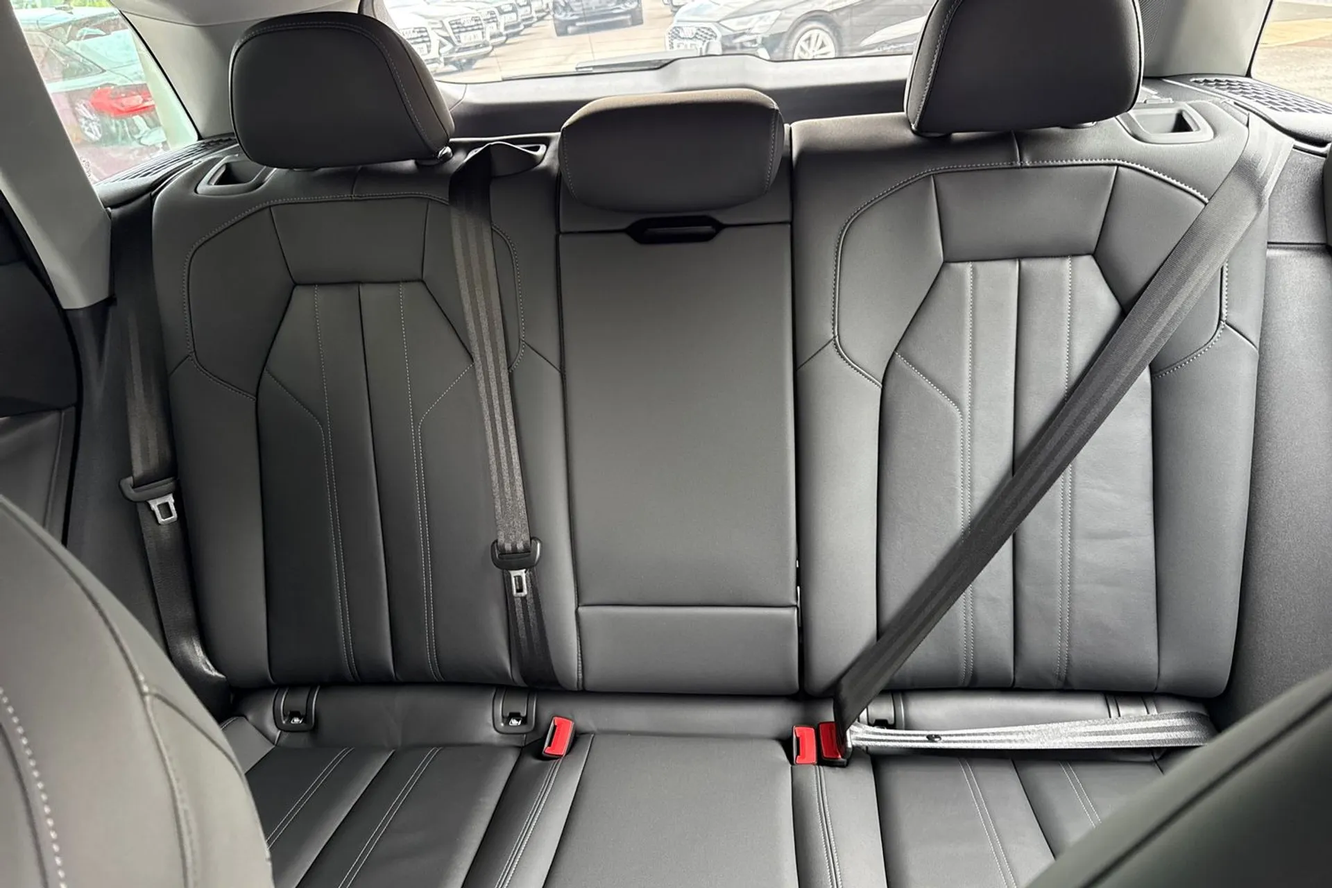 Audi Q5 thumbnail image number 30