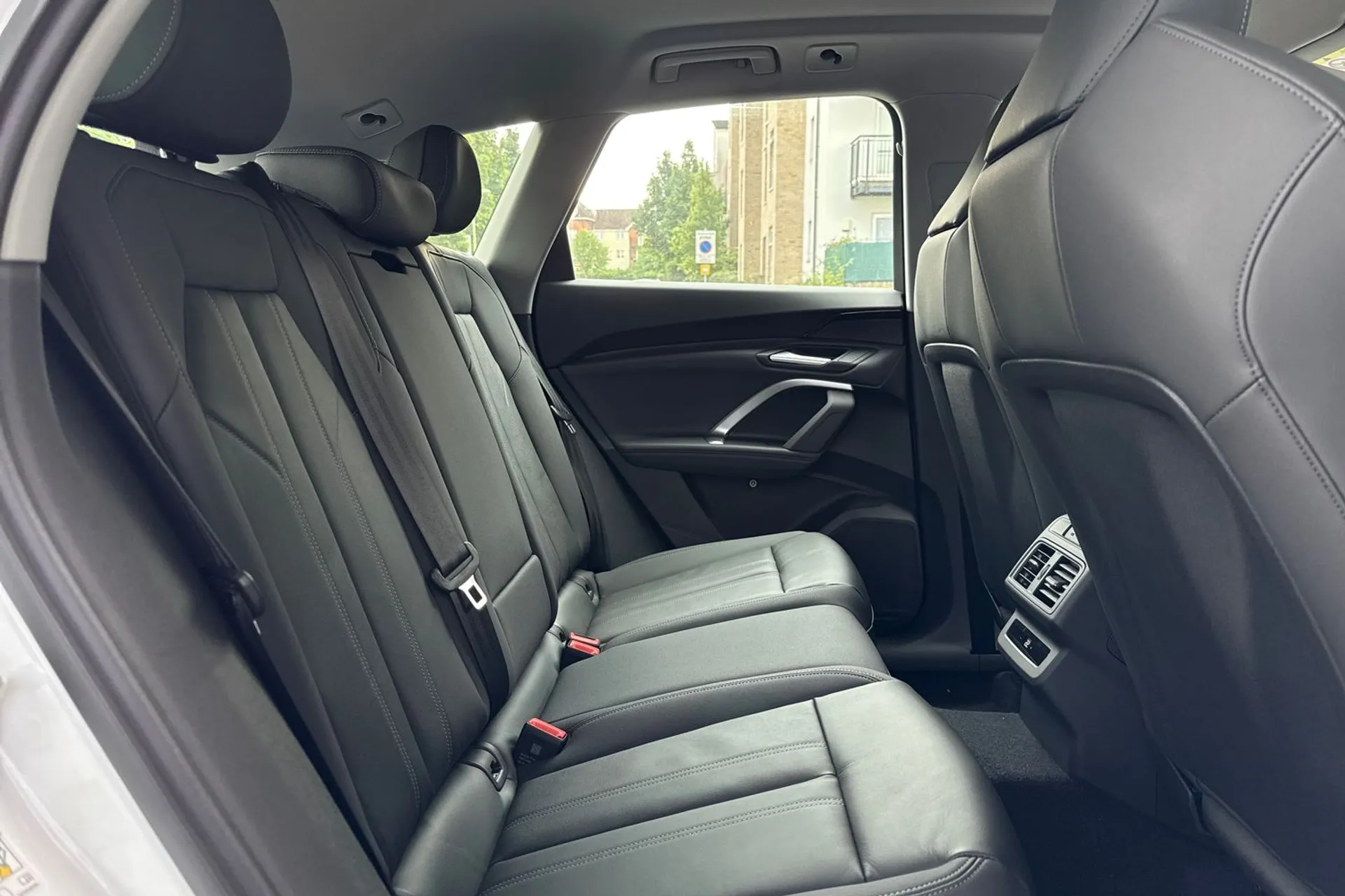 Audi Q5 thumbnail image number 21