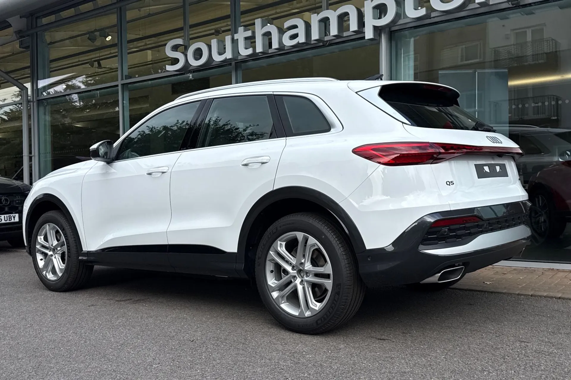 Audi Q5 thumbnail image number 8