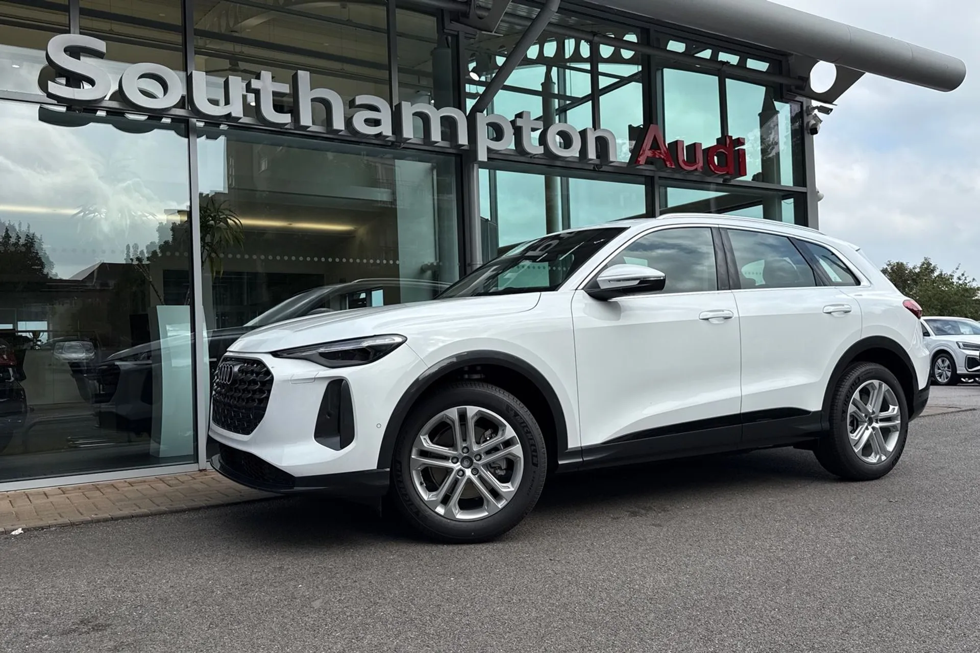 Audi Q5 thumbnail image number 10