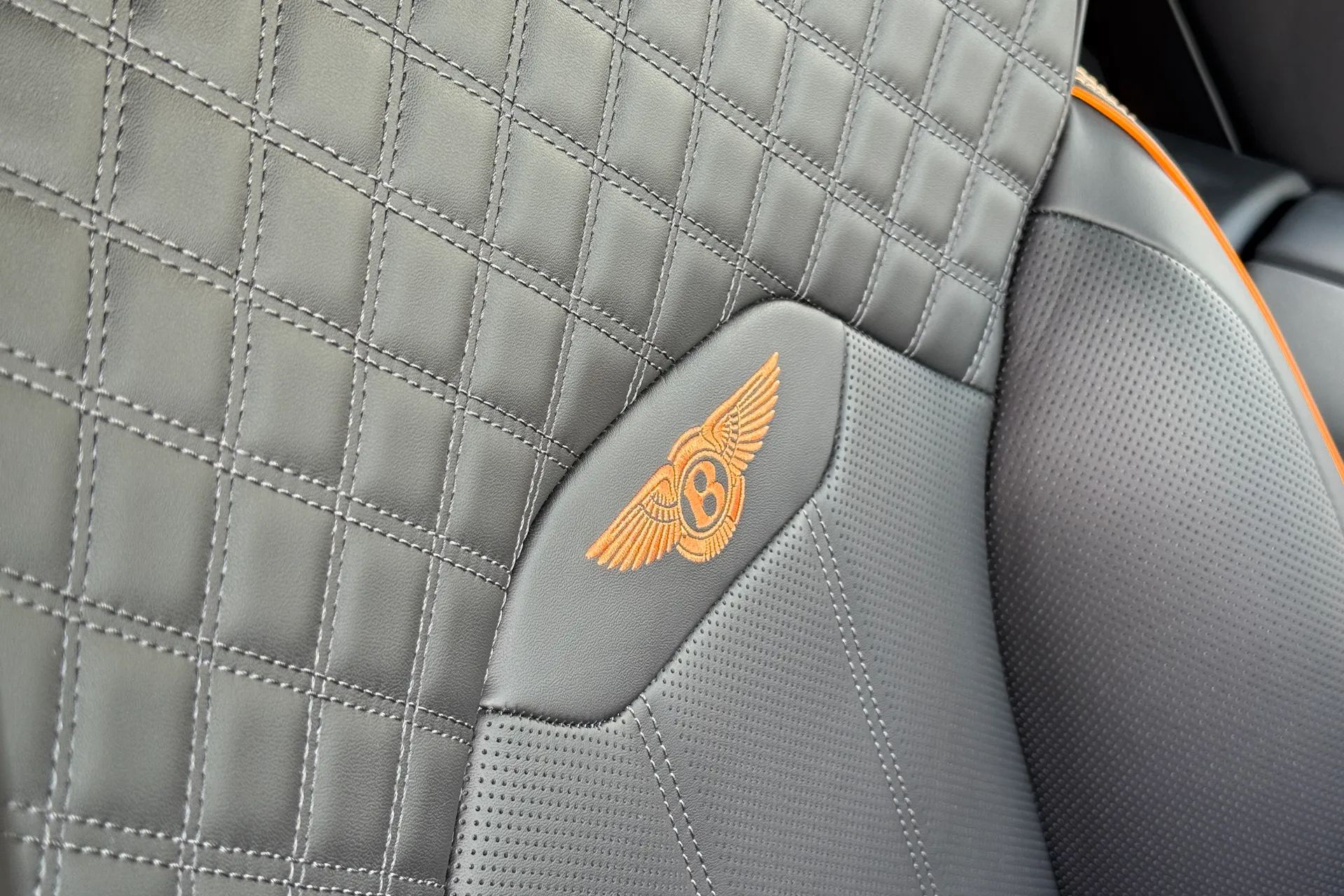 Bentley BENTAYGA thumbnail image number 33