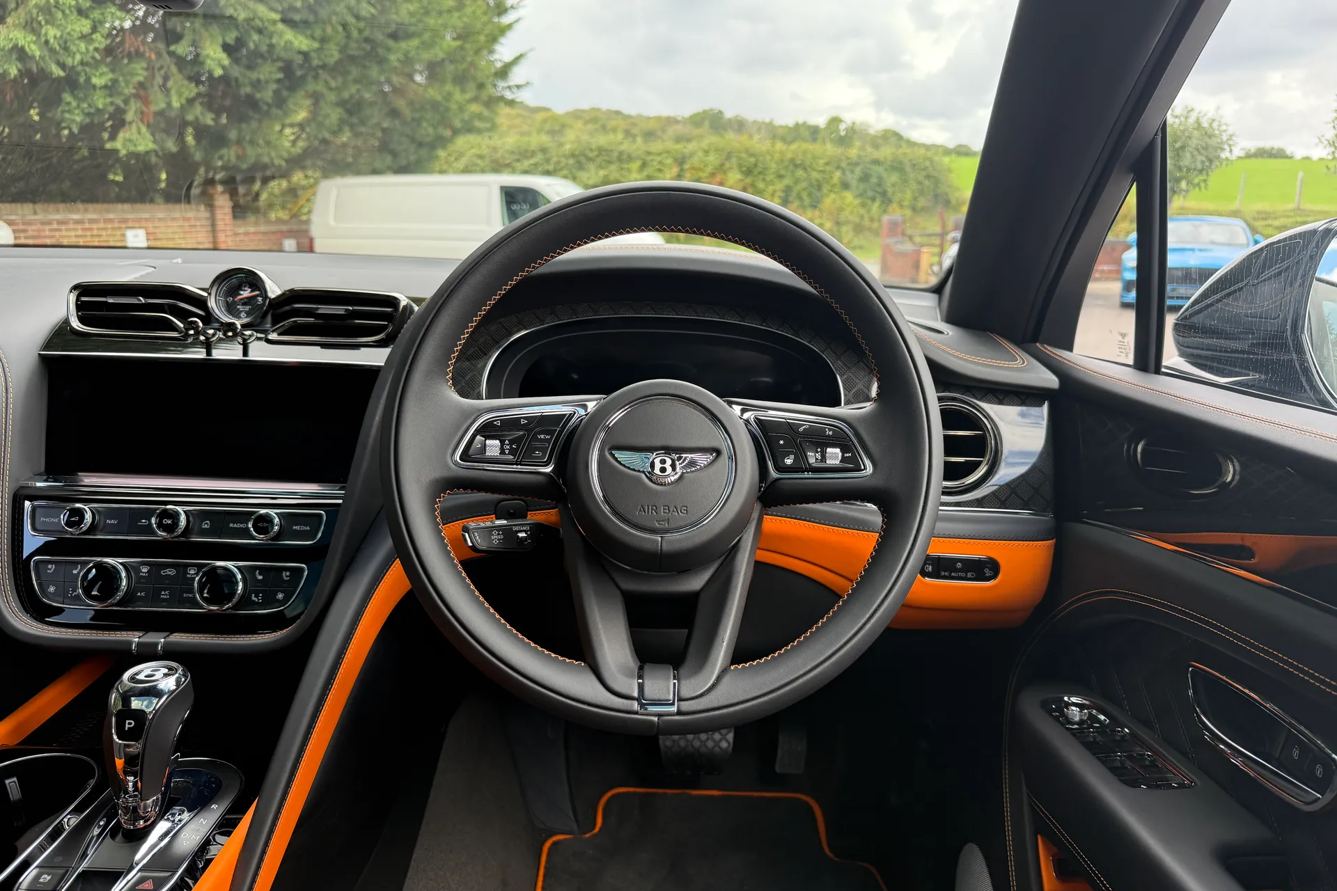 Bentley BENTAYGA thumbnail image number 44