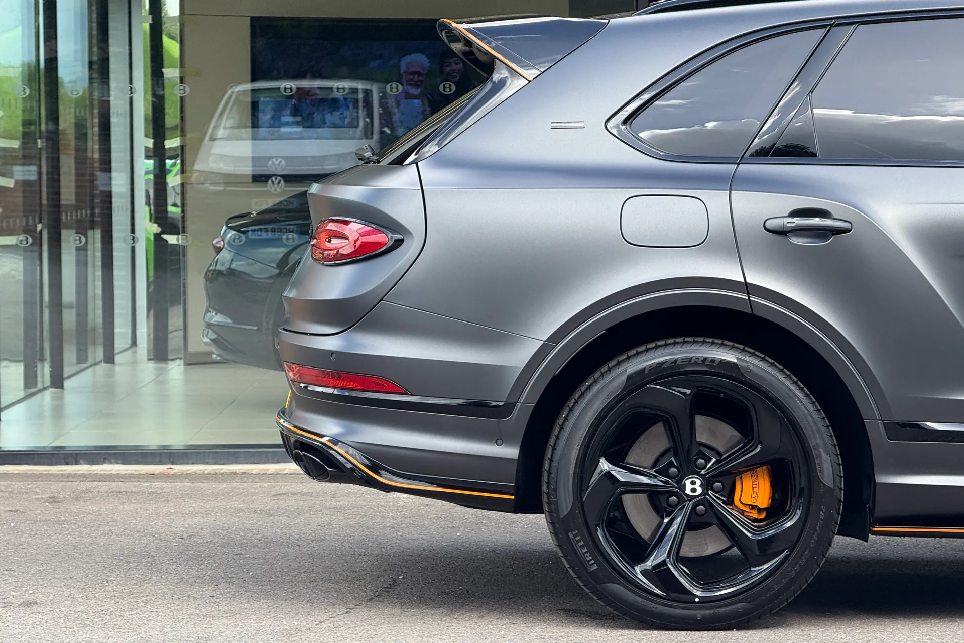 Bentley BENTAYGA thumbnail image number 12