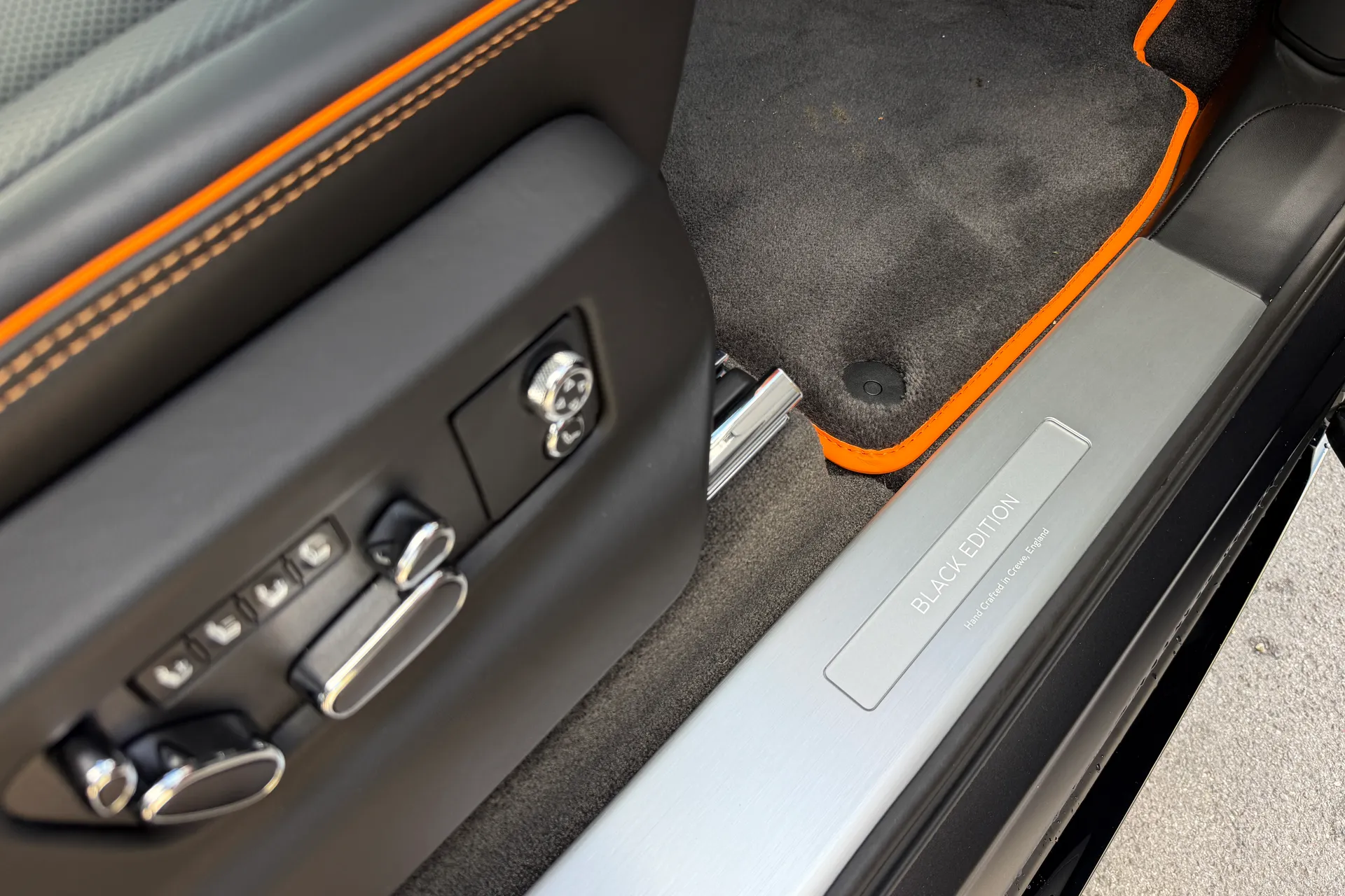 Bentley BENTAYGA thumbnail image number 28