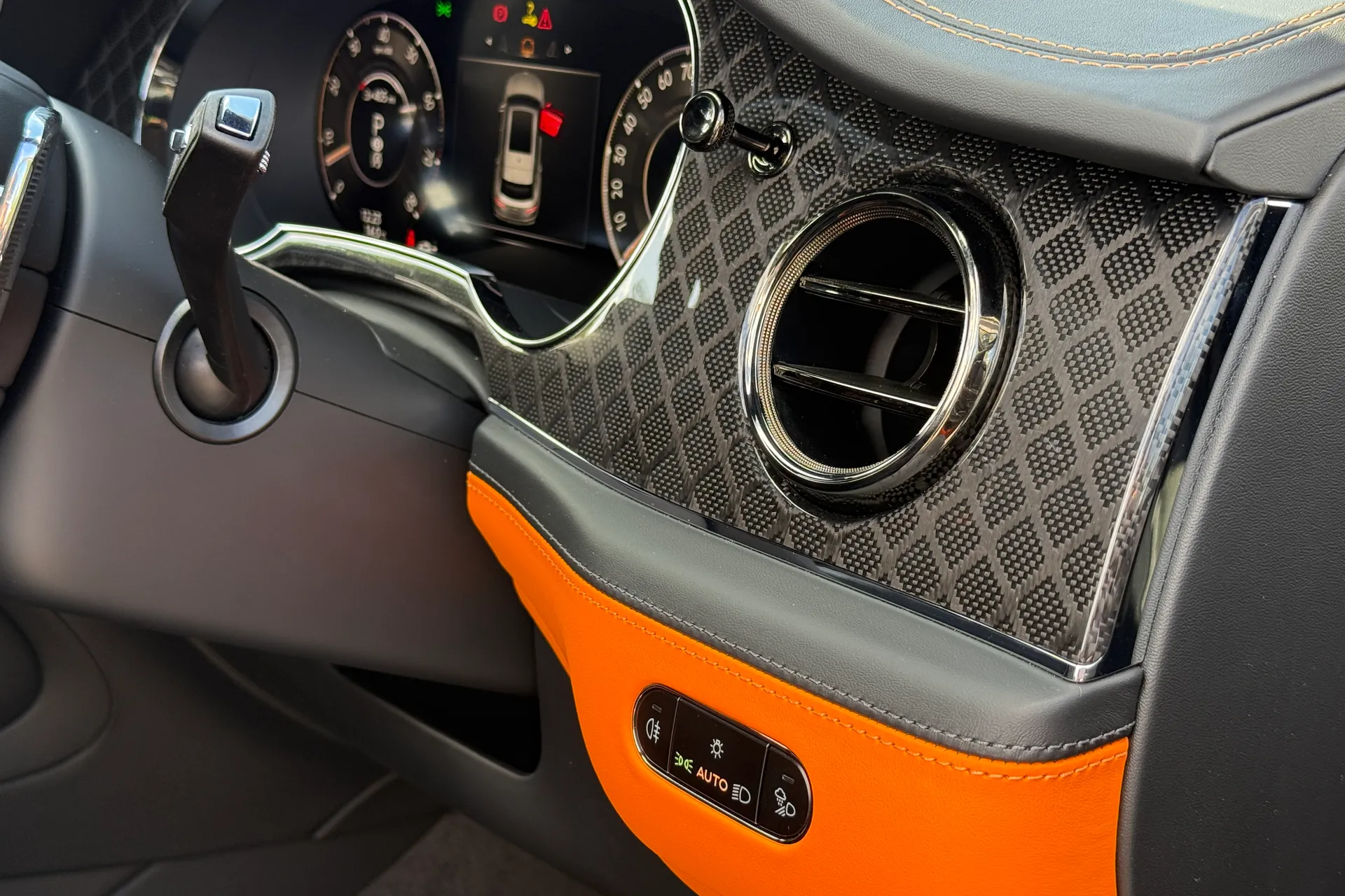 Bentley BENTAYGA thumbnail image number 31