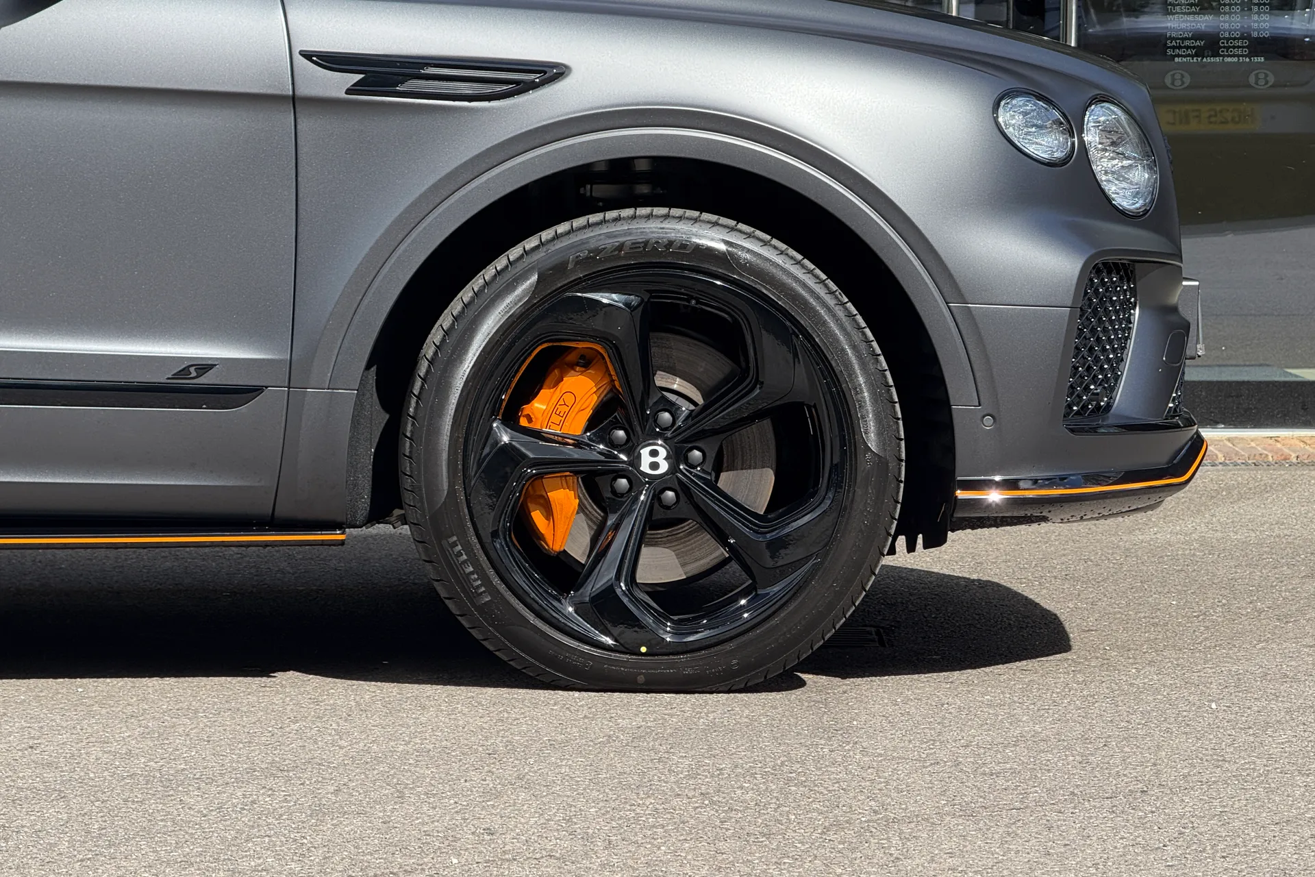 Bentley BENTAYGA thumbnail image number 5