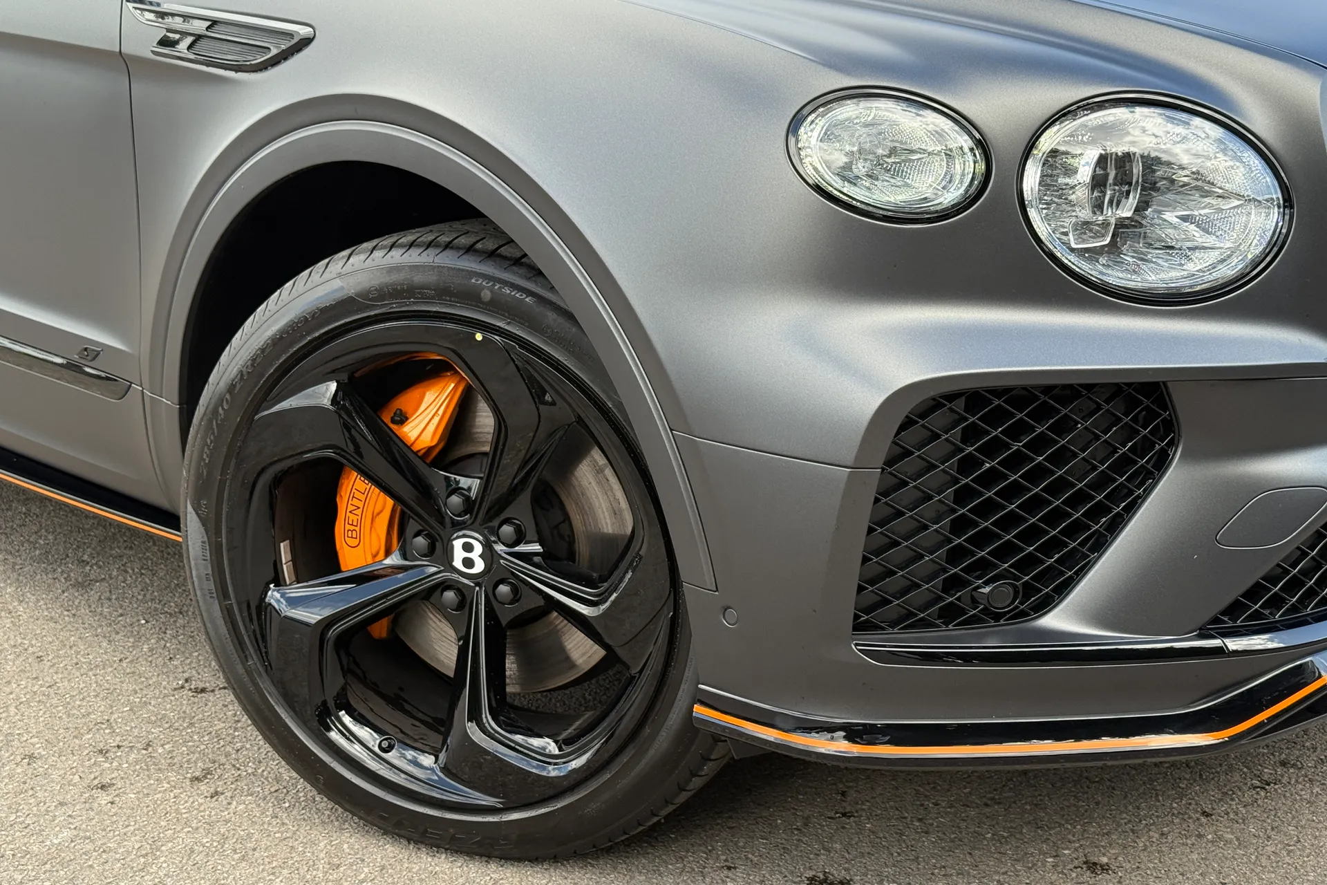 Bentley BENTAYGA thumbnail image number 7