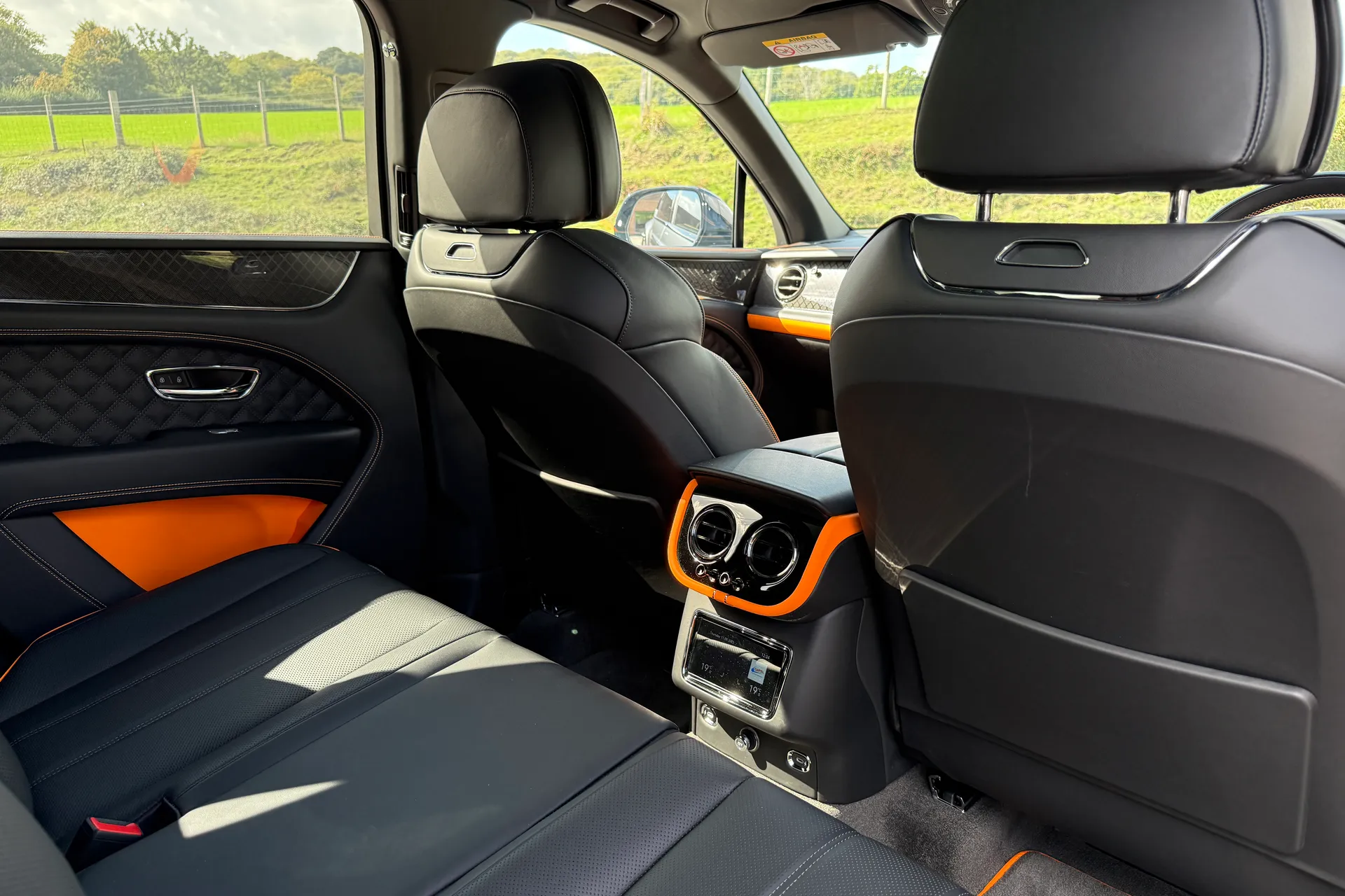 Bentley BENTAYGA thumbnail image number 36