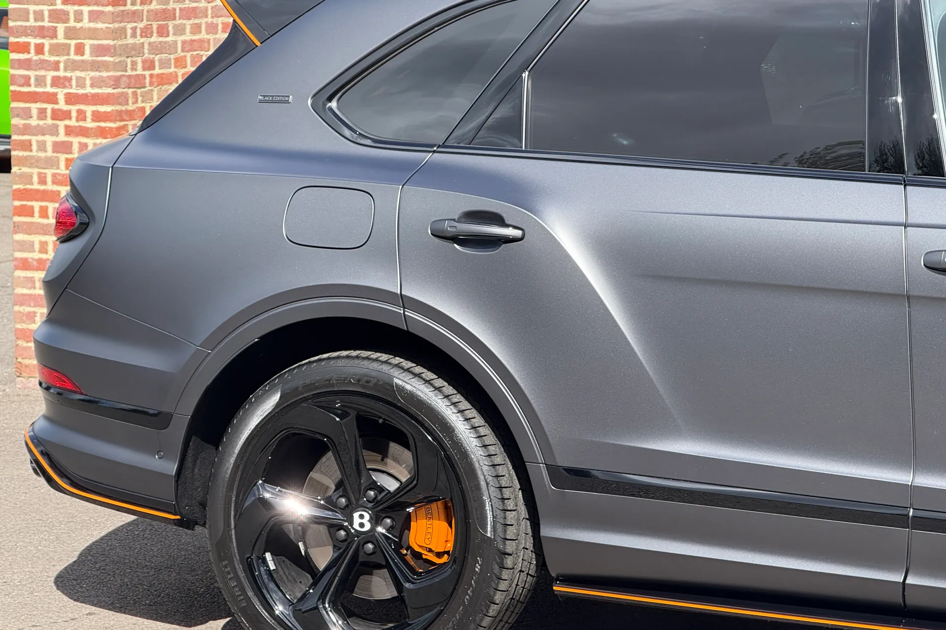 Bentley BENTAYGA thumbnail image number 14