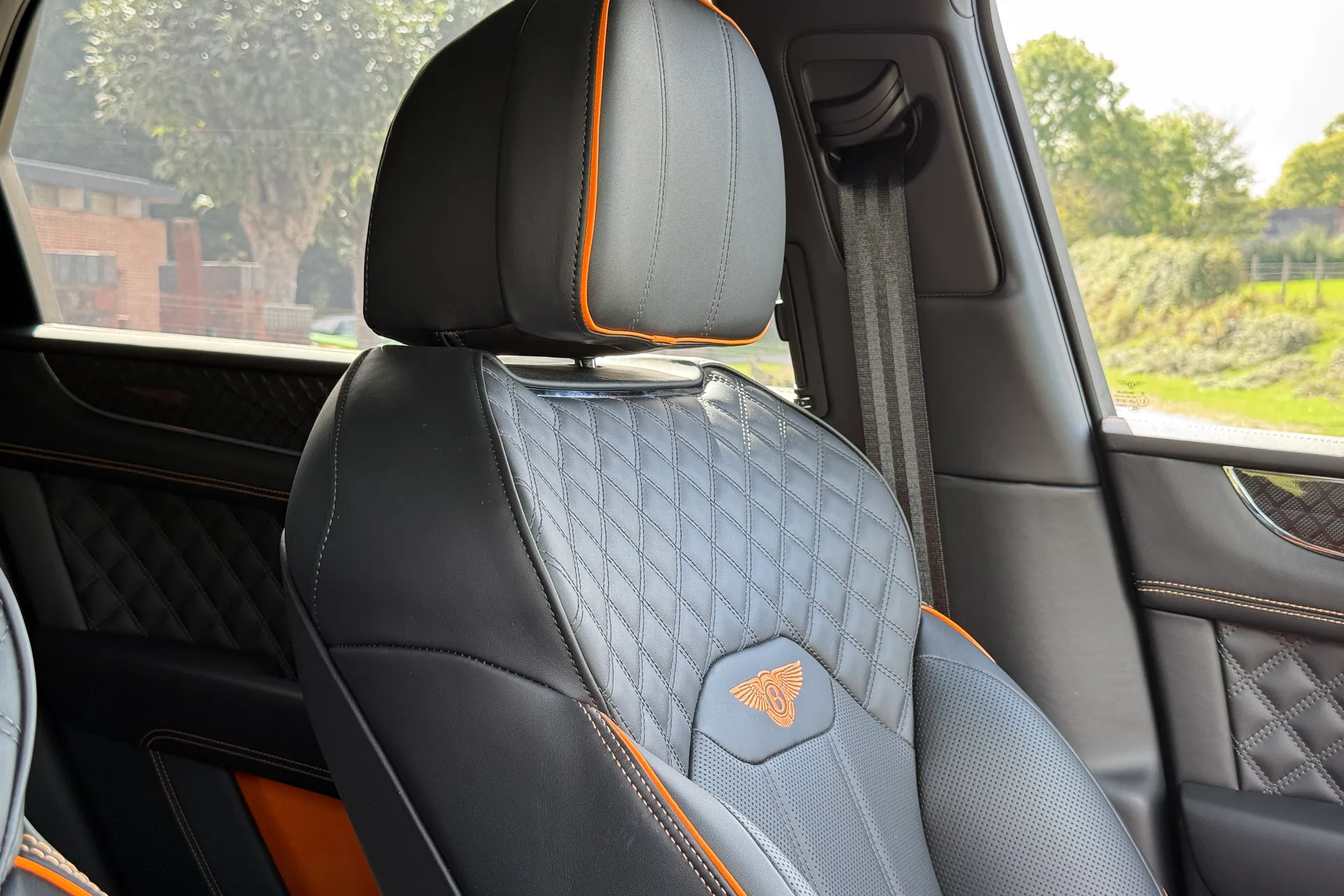 Bentley BENTAYGA thumbnail image number 34