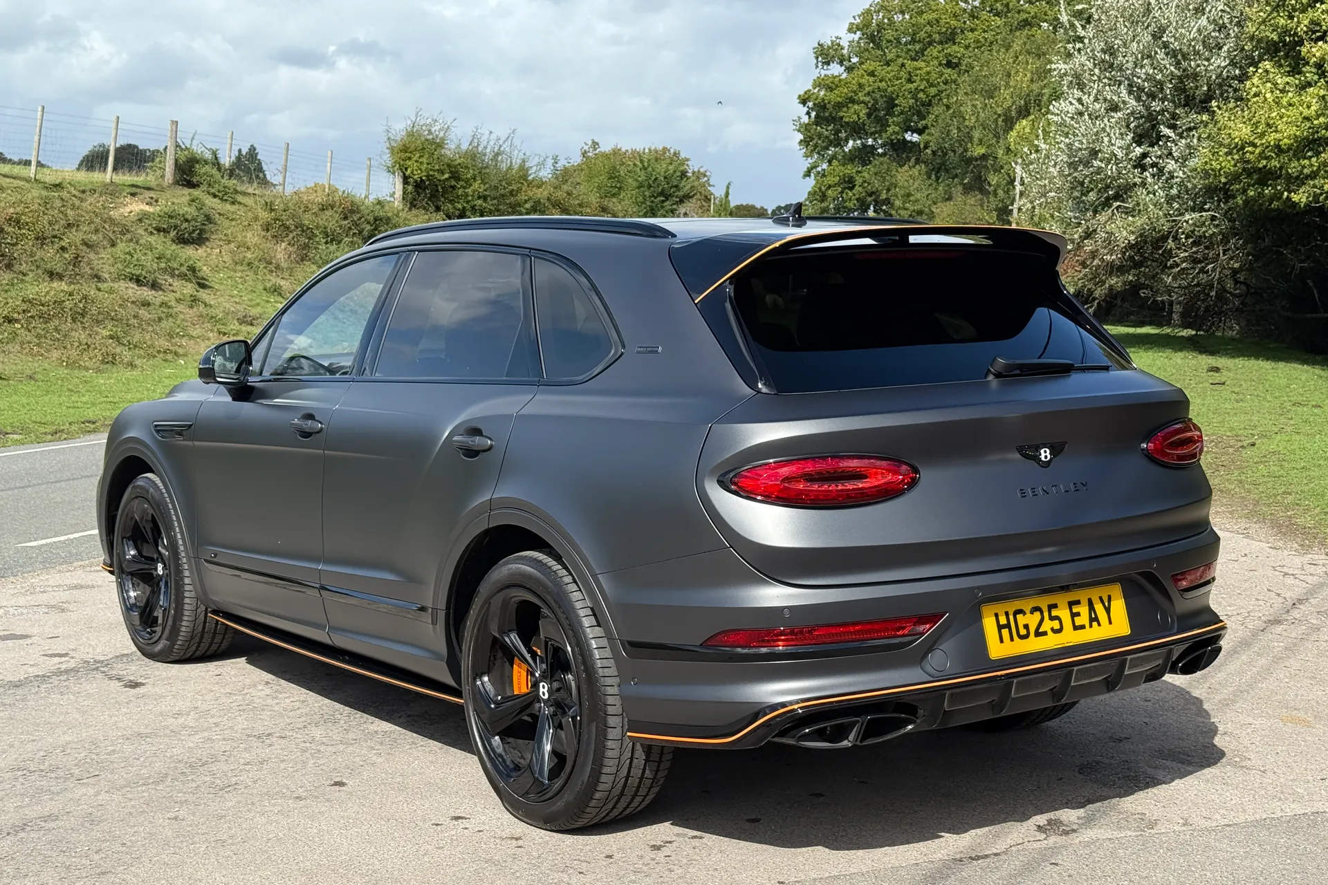 Bentley BENTAYGA thumbnail image number 4