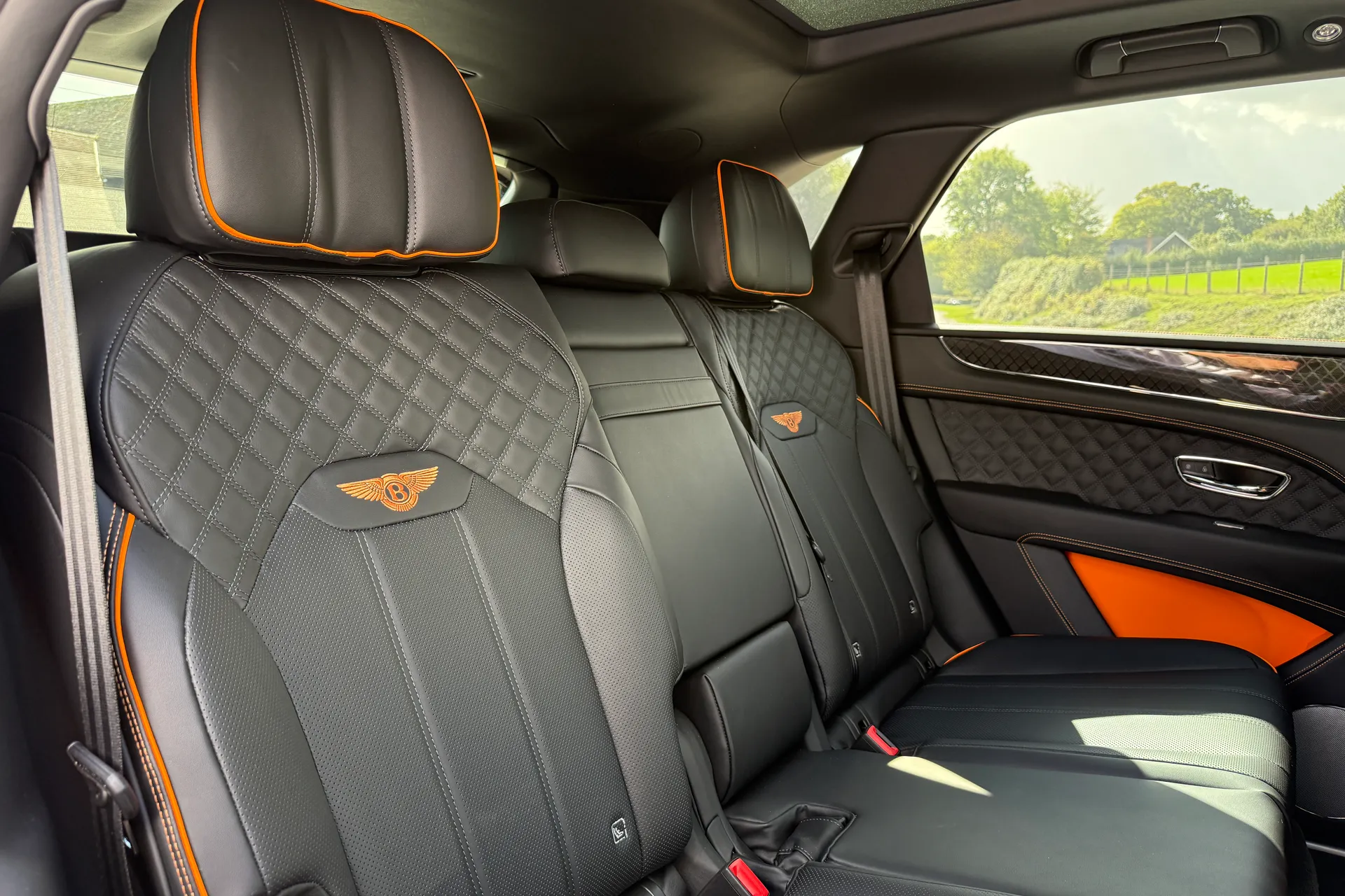 Bentley BENTAYGA thumbnail image number 39