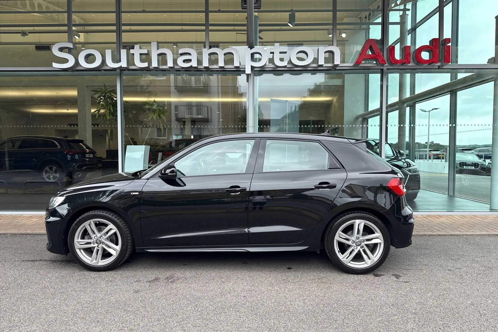 Audi A1 thumbnail image number 9